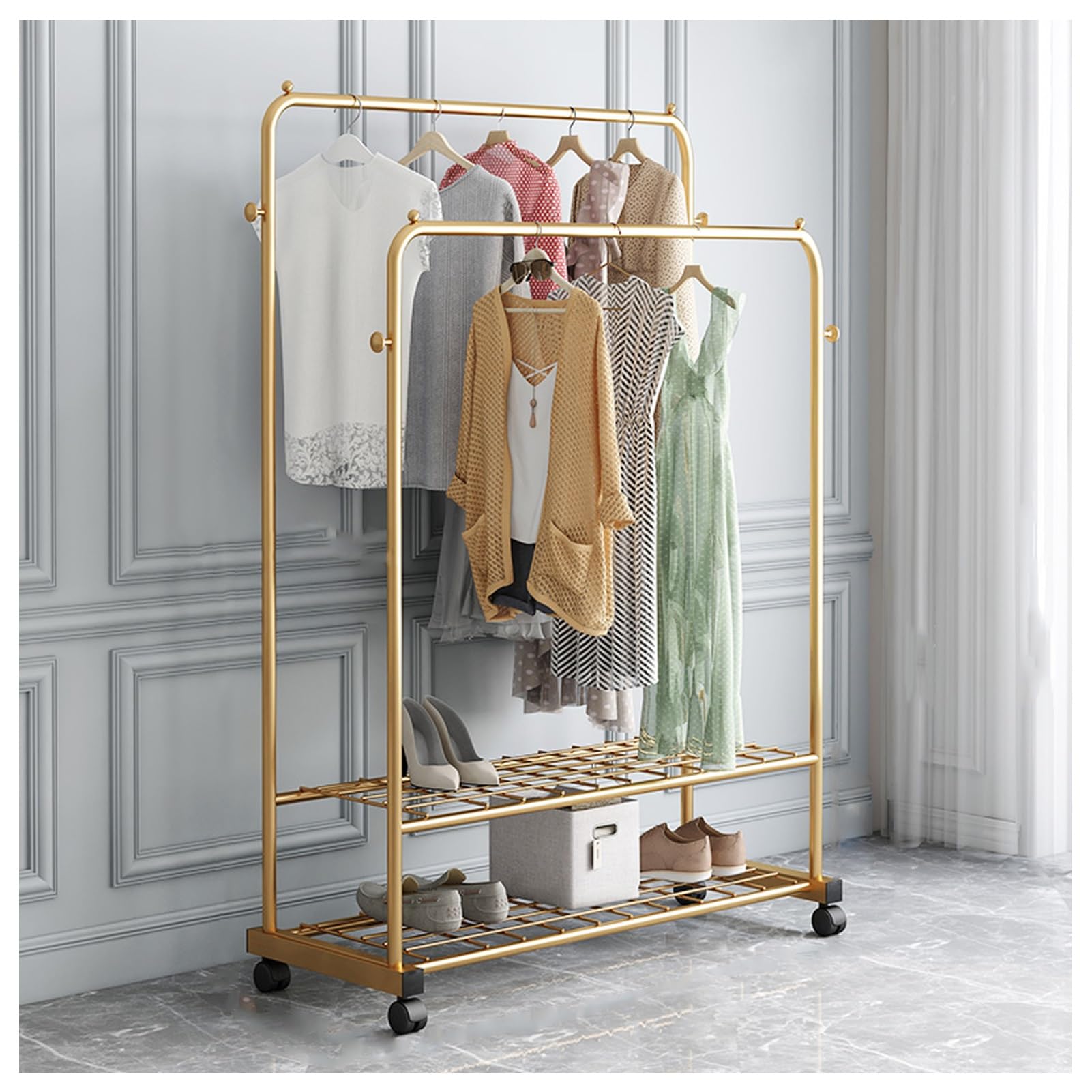 Porte-vêtements double barre pour organiser la chambre et le couloir de la maison avec style