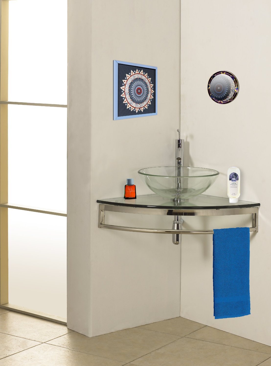Tocador de esquina de cristal DreamLine DLVG-1103 para solucionar baños estrechos