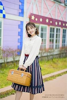 伊藤美来 雑誌・フォトブック セット 伊藤美来フォトブック palette～みく色さがし～｜書籍・ムック