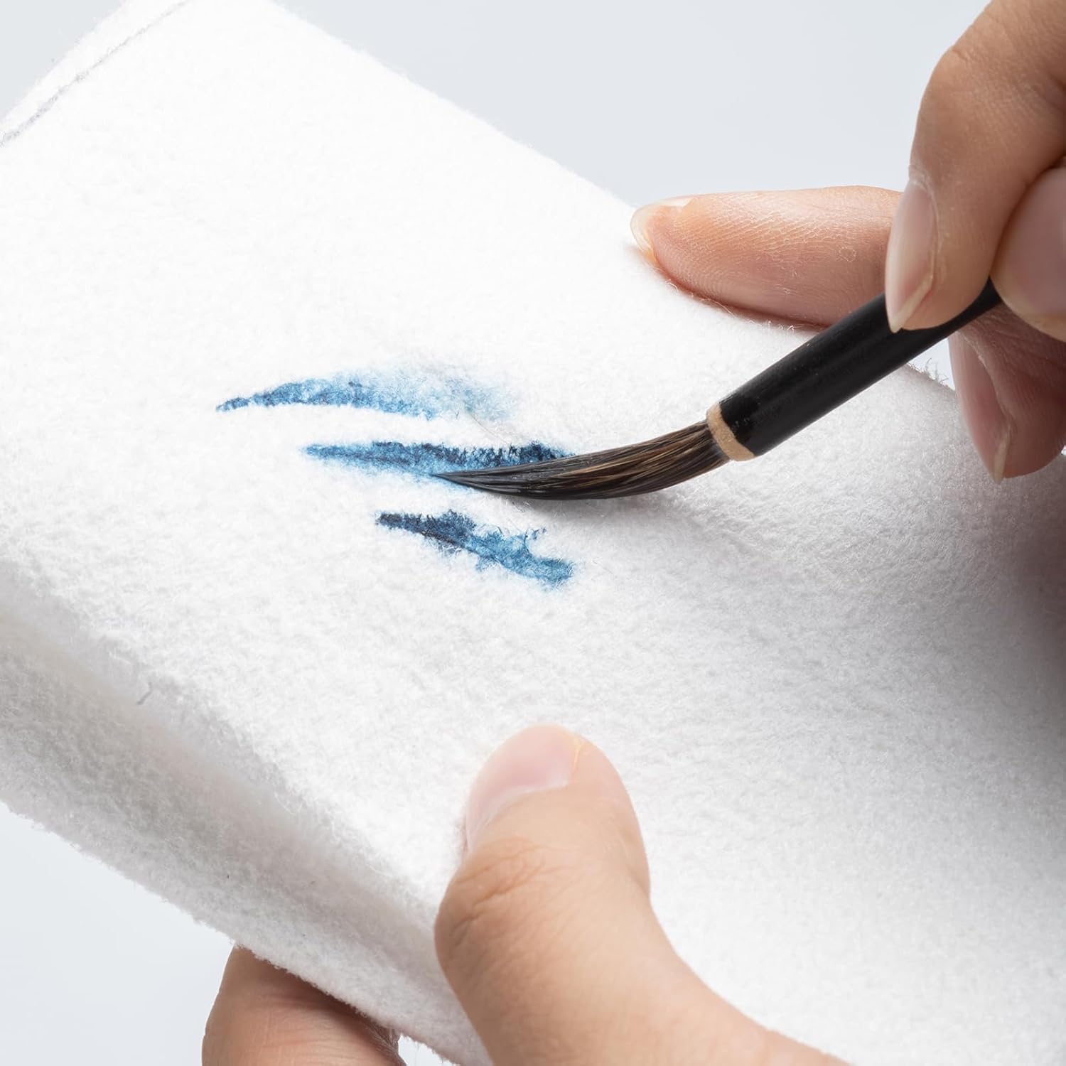XiCOVANA Huang Youwei Watercolor Chamois Absorbent Cloth, 300gsm Thickened Art Cloth, 30×40cm (11.8×15.7in), Strong Water Absorption, Non-Shedding Brush-Friendly for Watercolor Gouache Painting