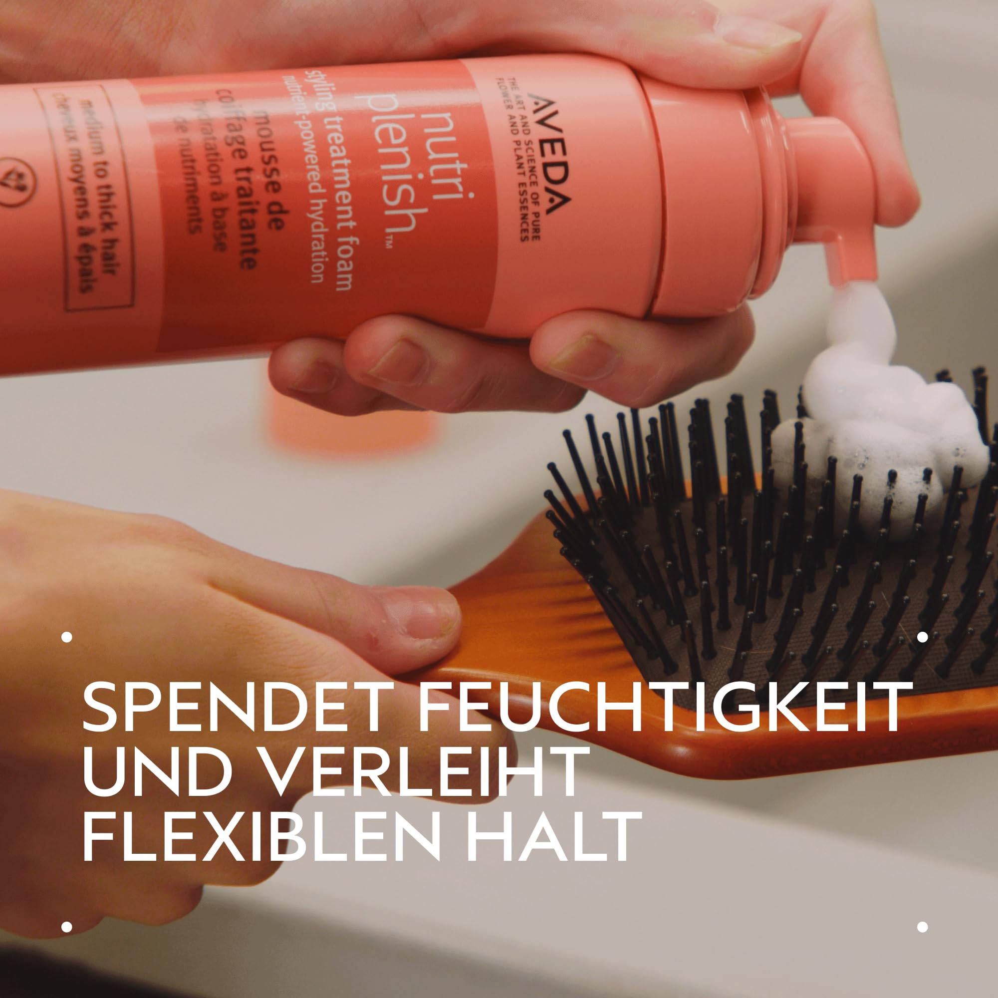 Aveda Nutriplenish™ Styling Treatment Foam Leichter Schaumfestiger | Spendet Feuchtigkeit & sorgt für leichten Halt | Für mittleres bis dickes Haar | 200 ml