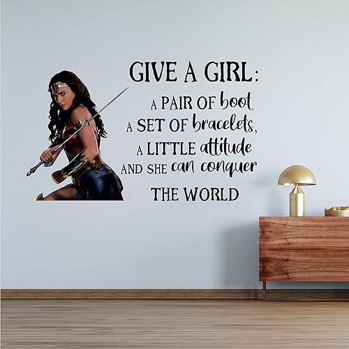 Vinilo decorativo para pared mural de Gal Gadot What Women Needs Quotes 13 x 20 pulgadas de superhéroe para habitación de niños, dormitorio