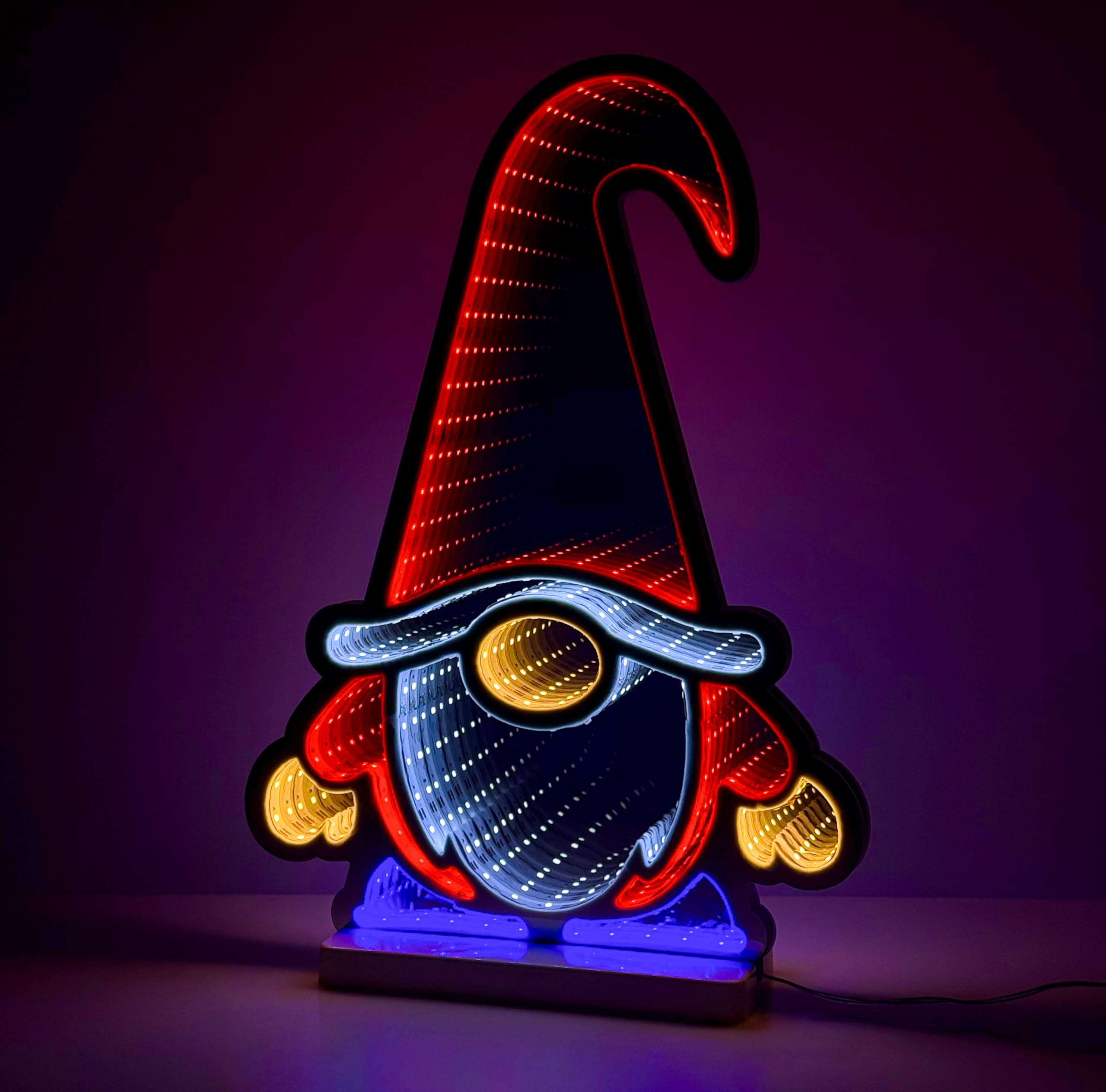 Brandsseller Weihnachtsbeleuchtung mit Infinity-Effekt 29x8x40 cm - LED Dekofigur aus Kunststoff, Timer 6/18h, 3m Kabel, moderne Weihnachtsdeko für Innen - Wichtel mit Armen
