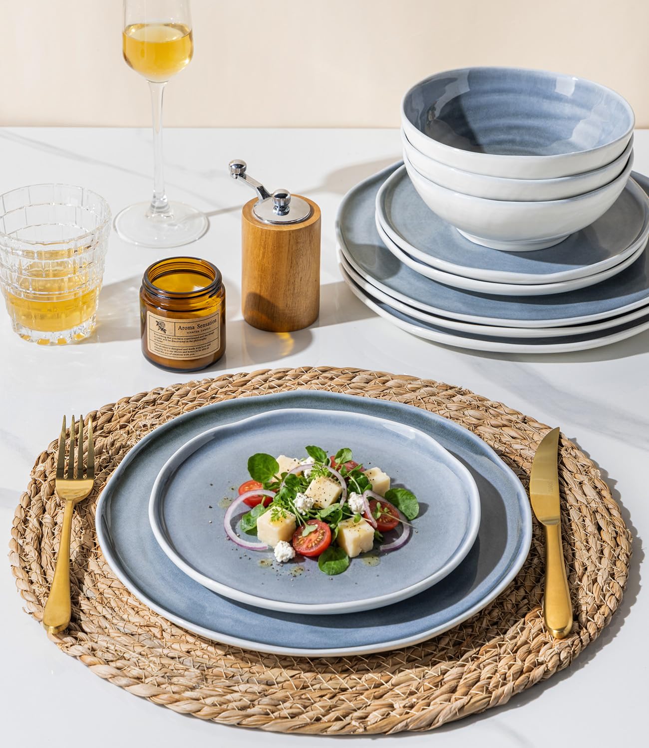 LERATIO Keramik-Geschirr-Set mit 4 Porzellantellern und Schüsseln, Set mit gewelltem Rand, mikrowellen-, spülmaschinen- und ofenfest, leicht und kratzfest, 12-teiliges Geschirr-Set, LDW015