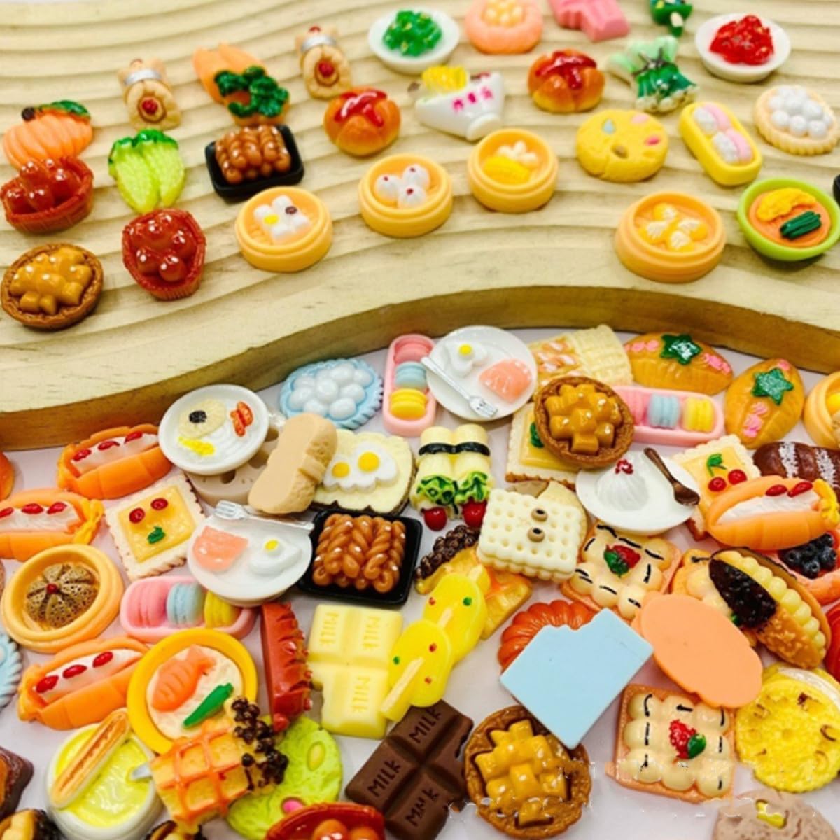 100 sztuk miniatur żywicznych artykułów spożywczych, akcesoria do domku dla lalek, zestaw obiadowy, pizza, ciasto, chleb do kuchni, zabawki edukacyjne dla dzieci i dorosłych, styl losowy