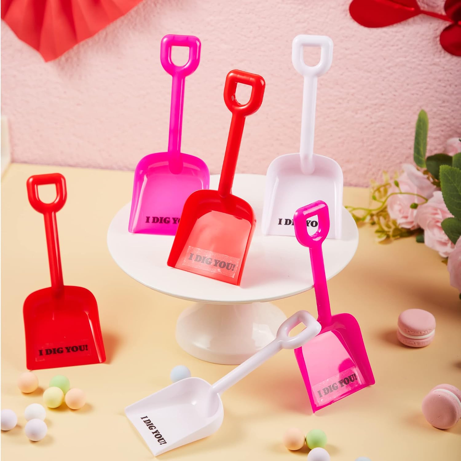 JOYIN 28 Plastic Toy Shovels in Pink Red and White for Valentines Day with I Dig You Stickers for Kids Party Favor, Classroom Exchange Prizes, Valentine’s Gifts with Vibrant Color