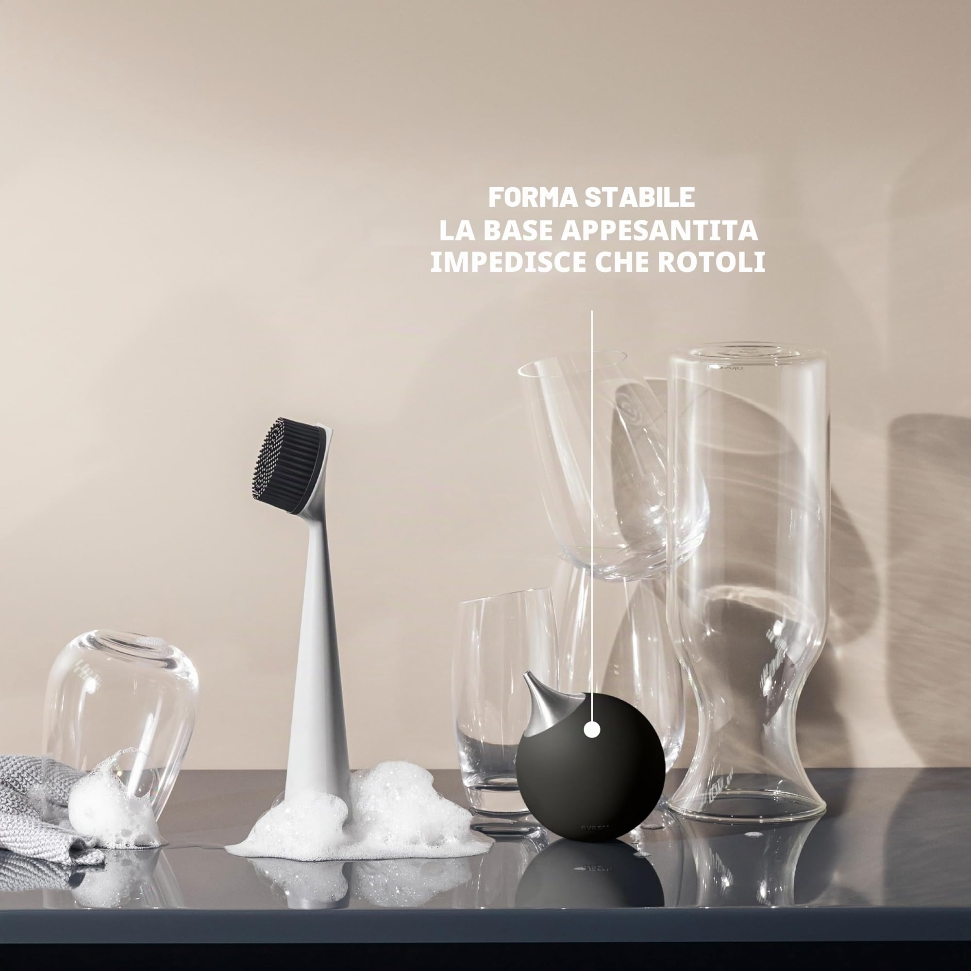 EVA SOLO | Dispenser di sapone | Silicone con beccuccio in acciaio inossidabile per piatti da cucina o sapone per le mani | Design, funzionalità e qualità danesi | Nero