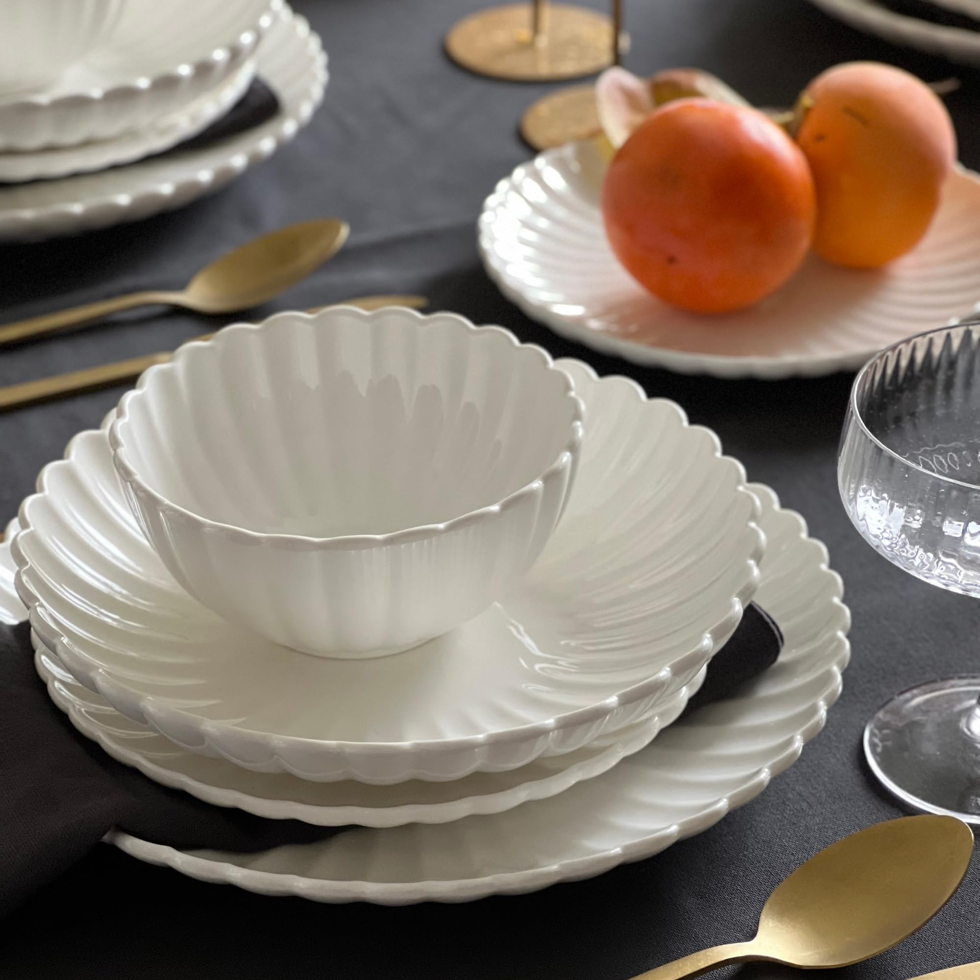 Zoha Lotus Tellerset 12 Personen – modernes Tafelservice 48-teilig – stilvolles Porzellan Teller Set 12 Personen – elegantes Teller-Set in edlem Weiß – spülmaschinengeeignet & mikrowellenfest