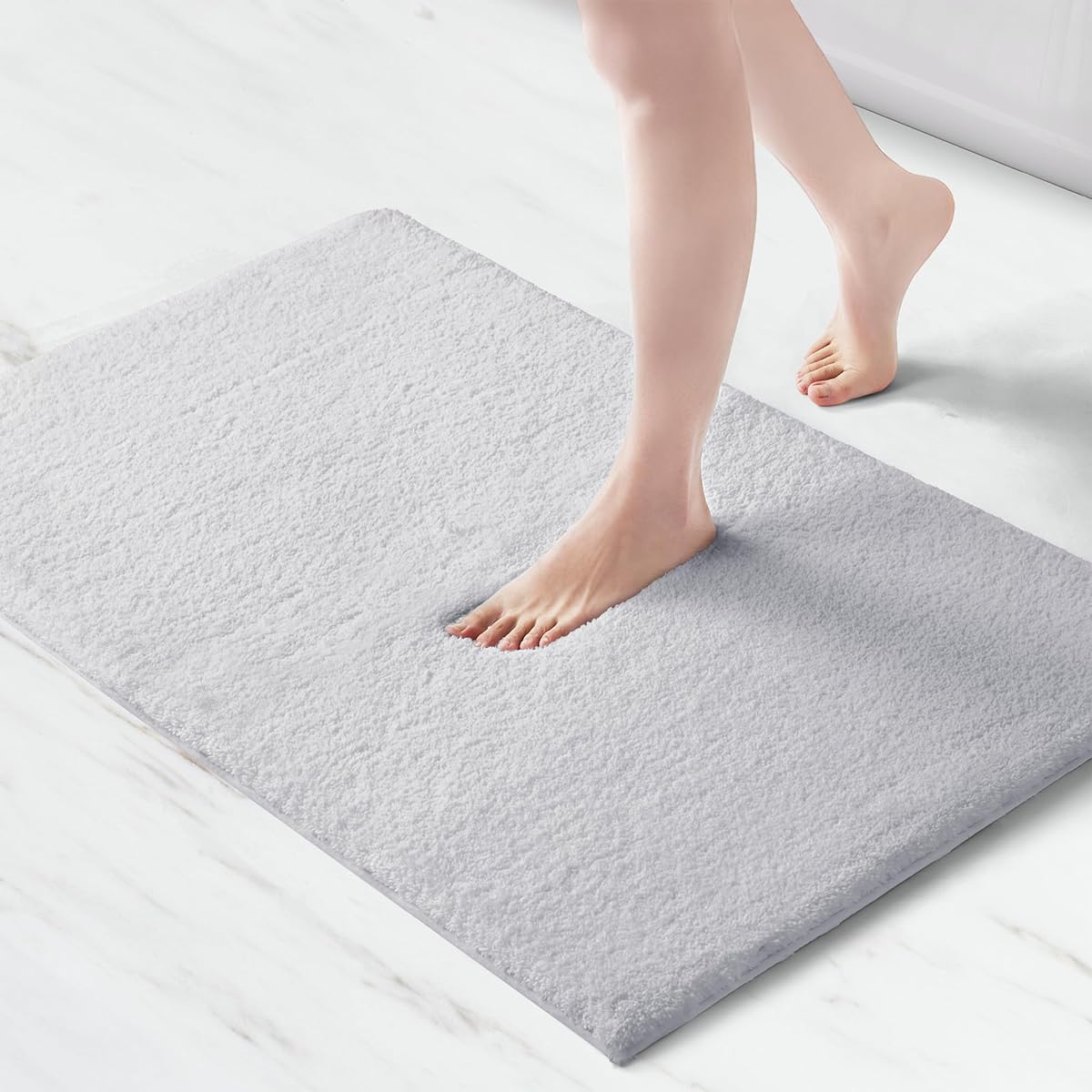 Madison Park Marshmallow Bathroom Rug Non Slip, Luxrurious Plush Bath Mat, Absorbent, Quick Dry, Spa Design Bath Room Décor, 24x40, Silver