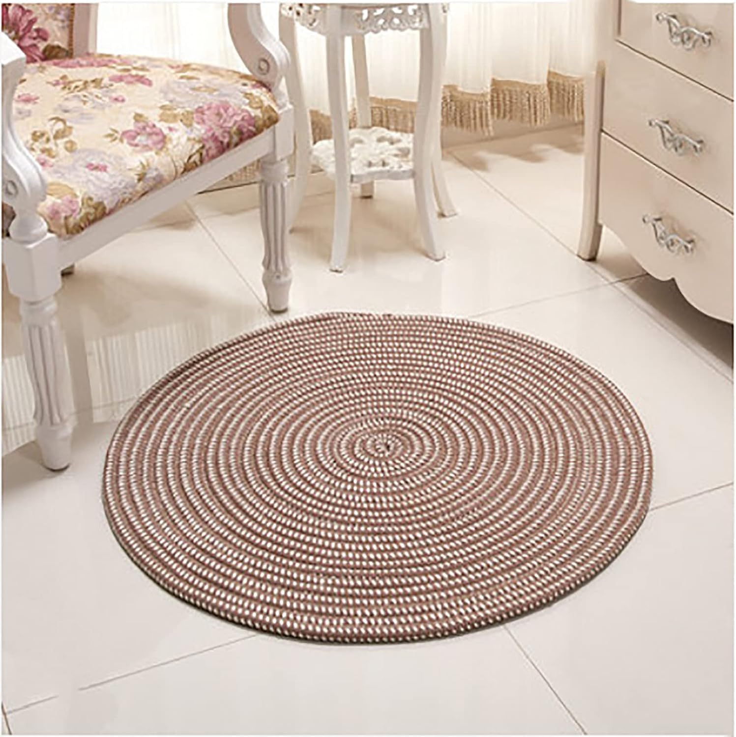 Tapis tissé réversible rond au salon ou sous une chaise d'étude