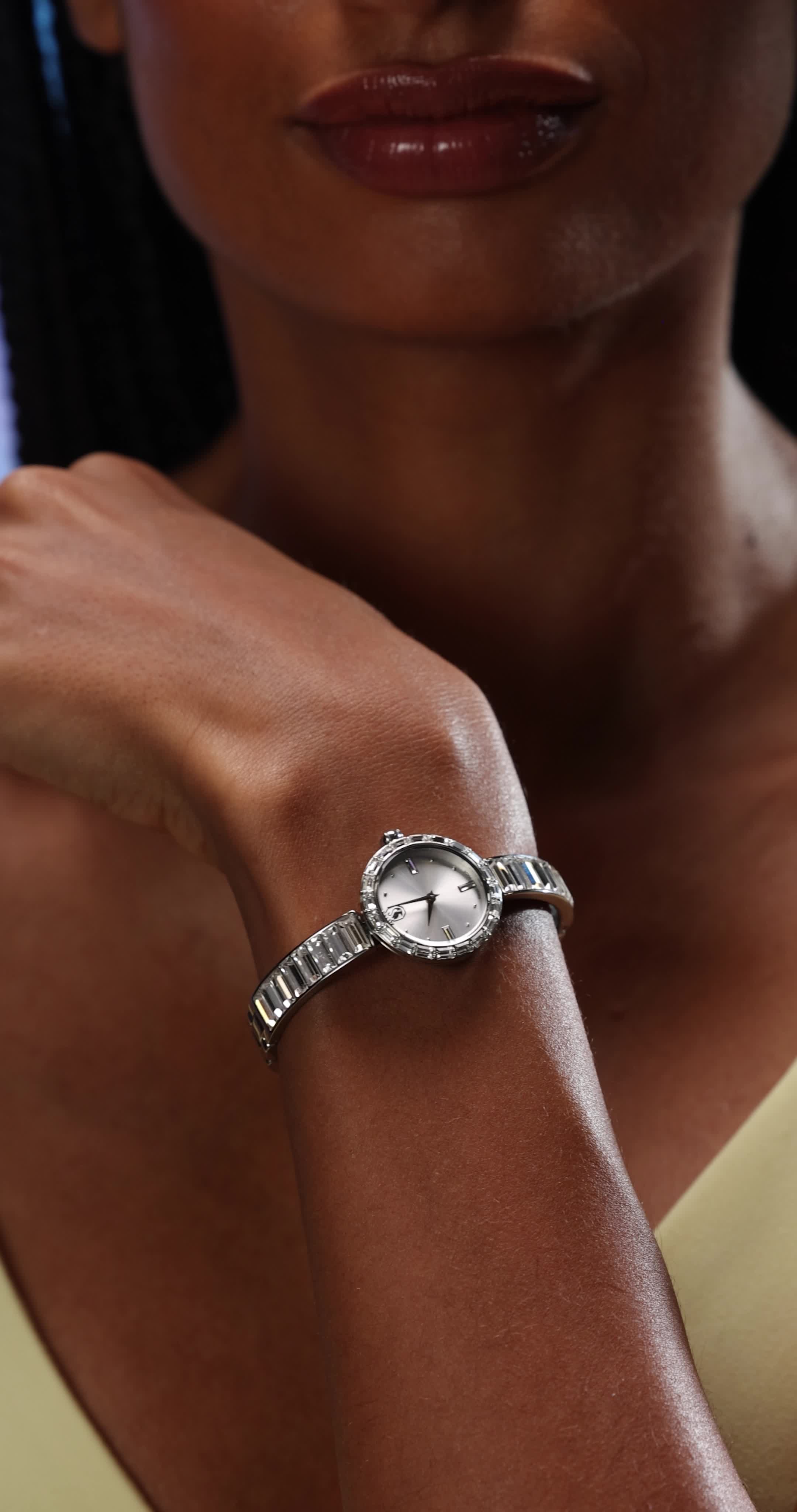 最終お値下げ　Swarovski Matrix bangle ウォッチ　シルバー Swarovski Matrix Bangle Watch, Swiss-Made Silver-Tone Stainless