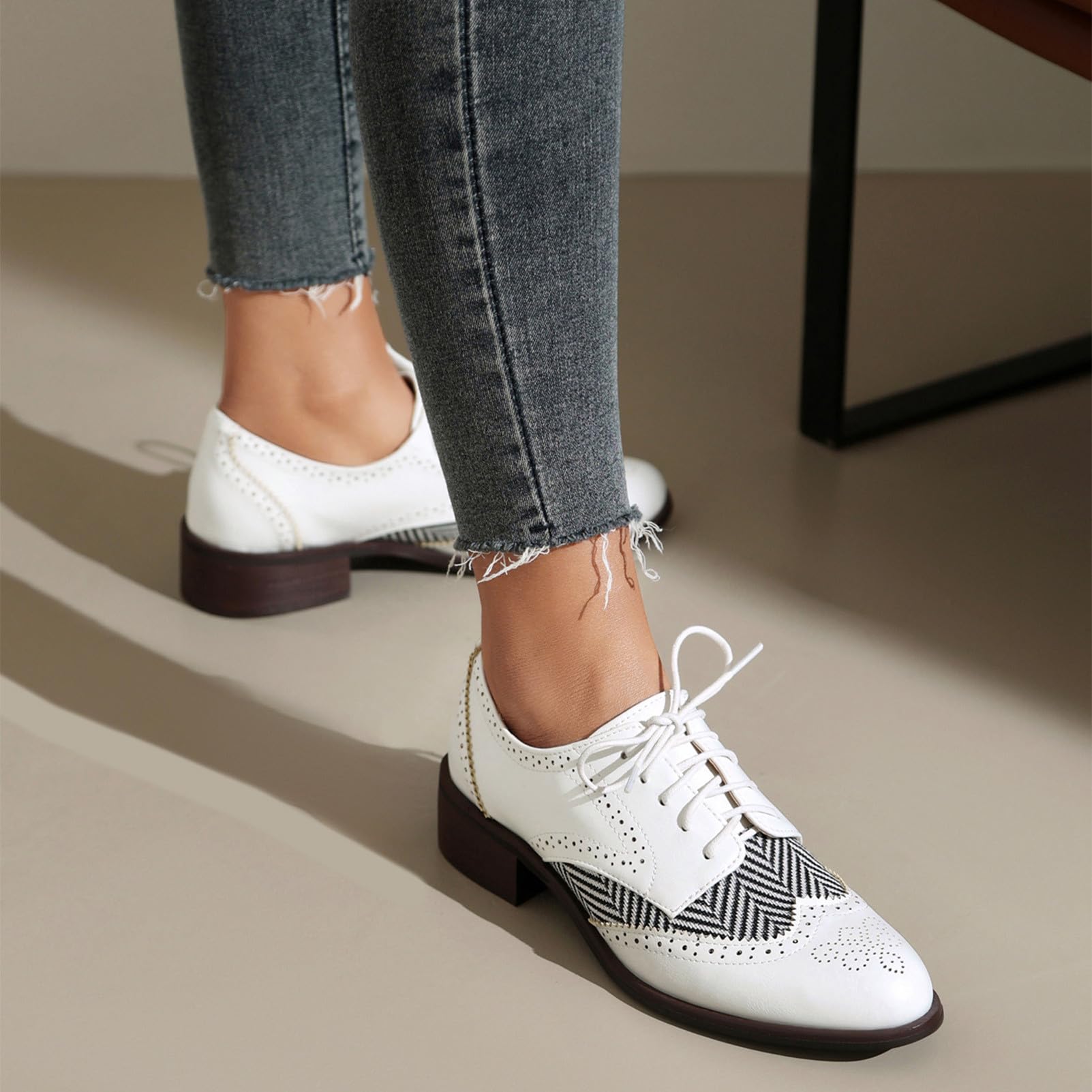 rismart Femmes Classique Lacets Bouts d’Ailes Talon Epais Contrasté Oxford Chaussures Habillées
