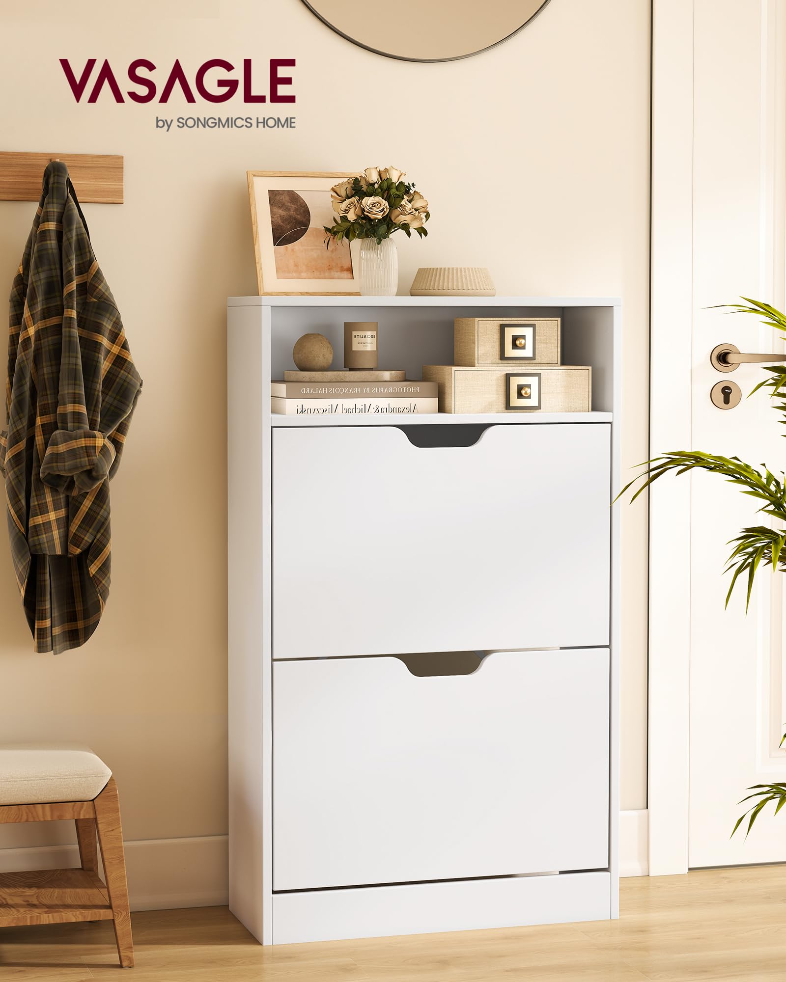 VASAGLE Scarpiera a 2 Ante a Ribalto, Scaffale Portascarpe, Scomparto Aperto, Divisorio Regolabile, 8-12 Paia, per Piccoli Ingressi, 24 x 60 x 102 cm, Bianco Nuvola LBC040W01