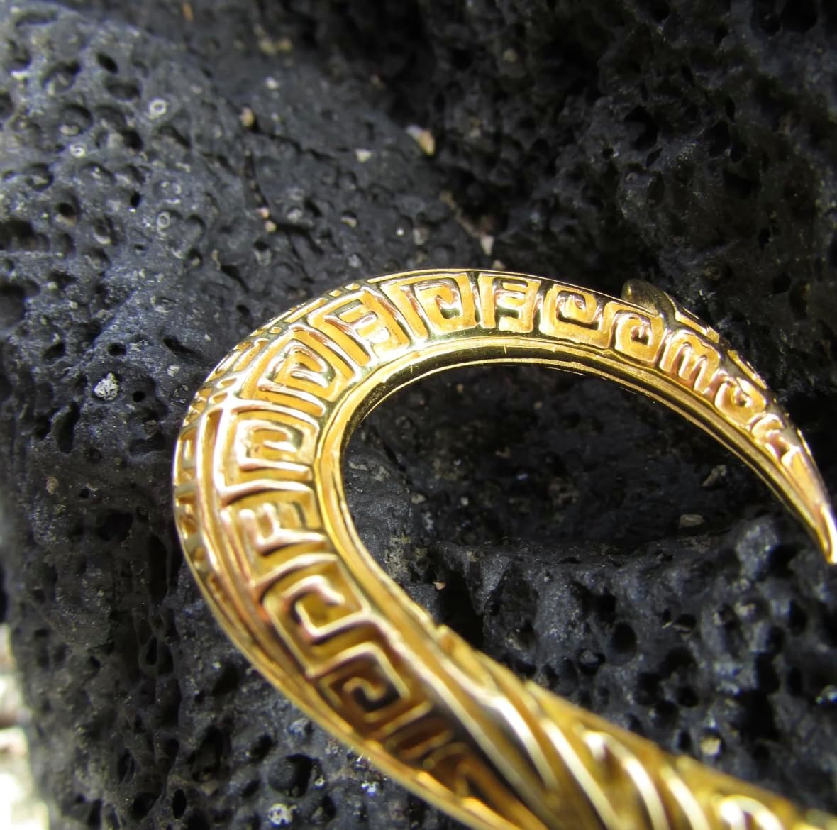 Hawaiian Tribal Maui Fishing Hook Necklace Pendant. 18K Gold Vermeil.
