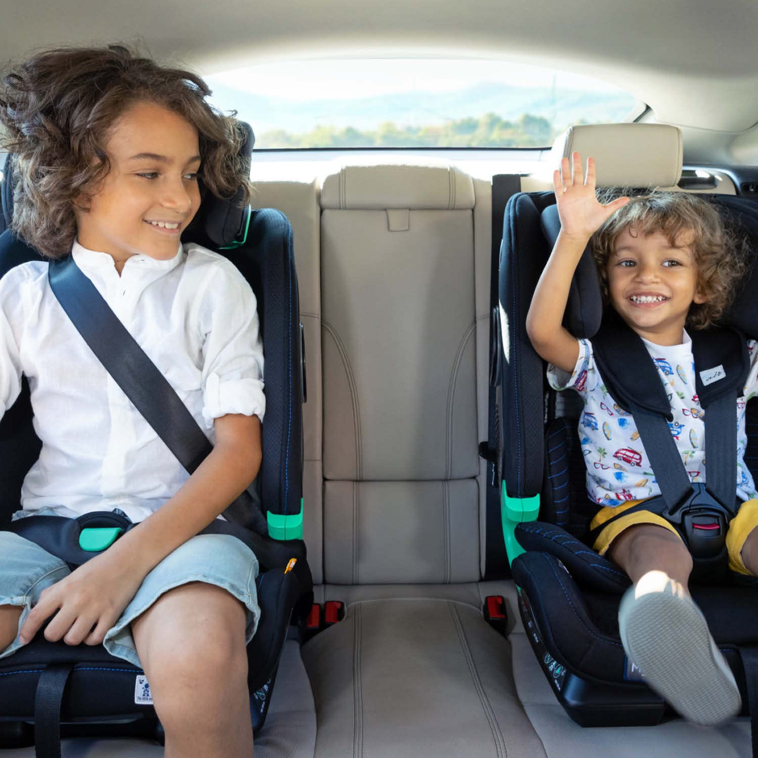 Chicco MySeat Seggiolino Auto I-Size, Sistema Isofix e Top Tether, Cinture Integrate Reclinabile, Regolabile in Altezza, Omologato ECE R 129/03, I Size, 76-150 cm, 15 Mesi, Blu