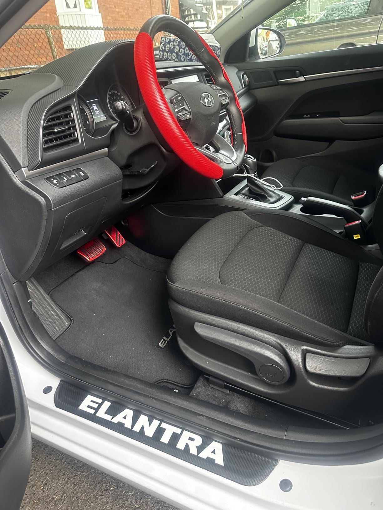 New Carbon Fiber Steering Wheel Cover For Men&Woman, Non Slip Carbon Fiber Wheel Cover, Segmented Steering Wheel Protector Universal Standard-Size 14