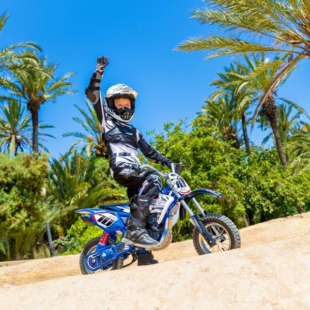 Foto 4 de 8 de INJUSA - Moto Cross Blue Fighter 24V para Niños +6 Años con Ruedas Hinchables Llantas Metálicas Velocidad…
