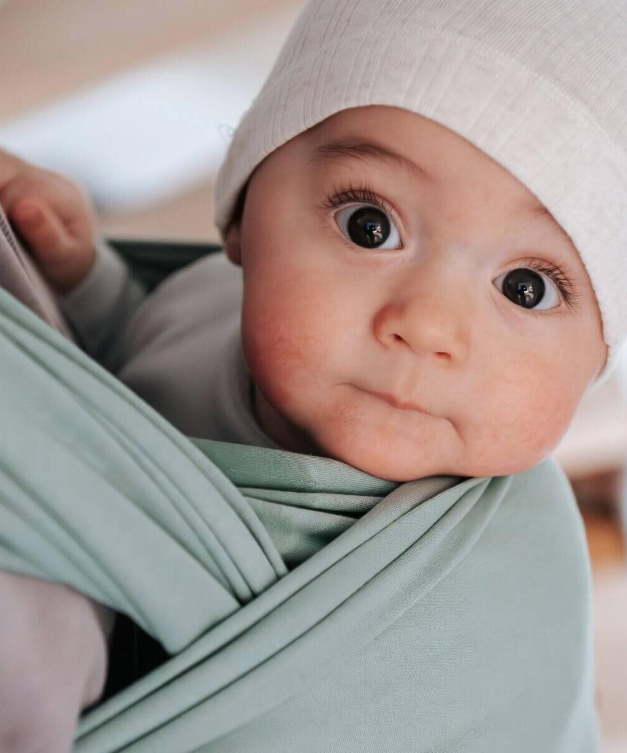 Hoppediz Elastisches Baby-Tragetuch - für Neugeborene ab Geburt (2-9 kg) - aus Bio-Baumwolle - Salbei 4,60 m, Grün