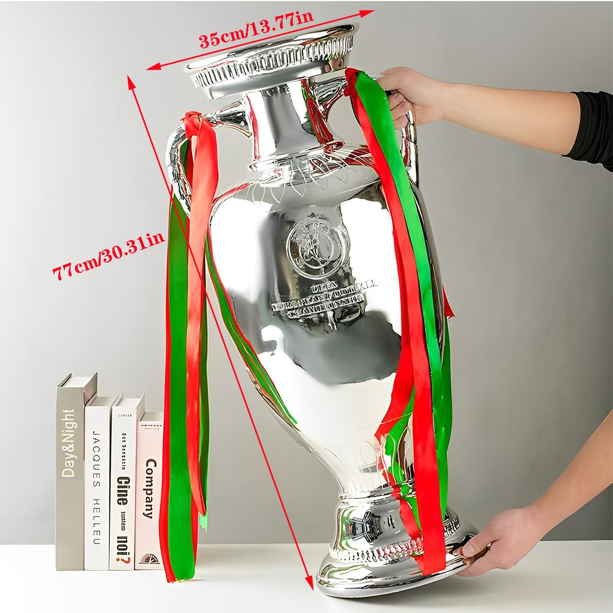 Replika des Europapokals der Champions Fußballtrophäe aus Hochwertigem Kunstharz ideales Souvenirgeschenk für Fans Perfekt für Zuhause Büro Club Bar oder als Themendekor und Sammlungen,77cm