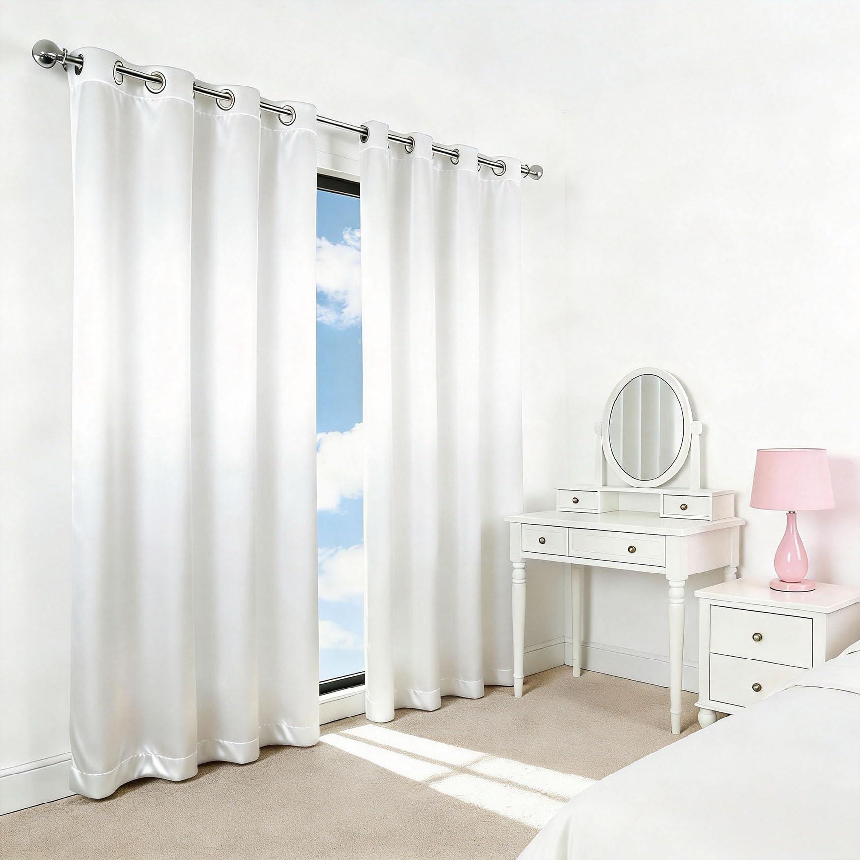 Rideaux anti chaleur et bruit pour isoler votre salon du soleil