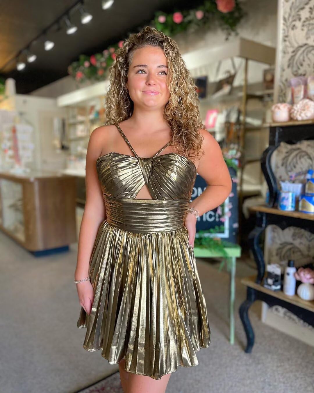 Sparkly Short Homecoming Dresses for Teens Spaghetti Straps Cut Out Metallic Prom Cocktail Party Dress