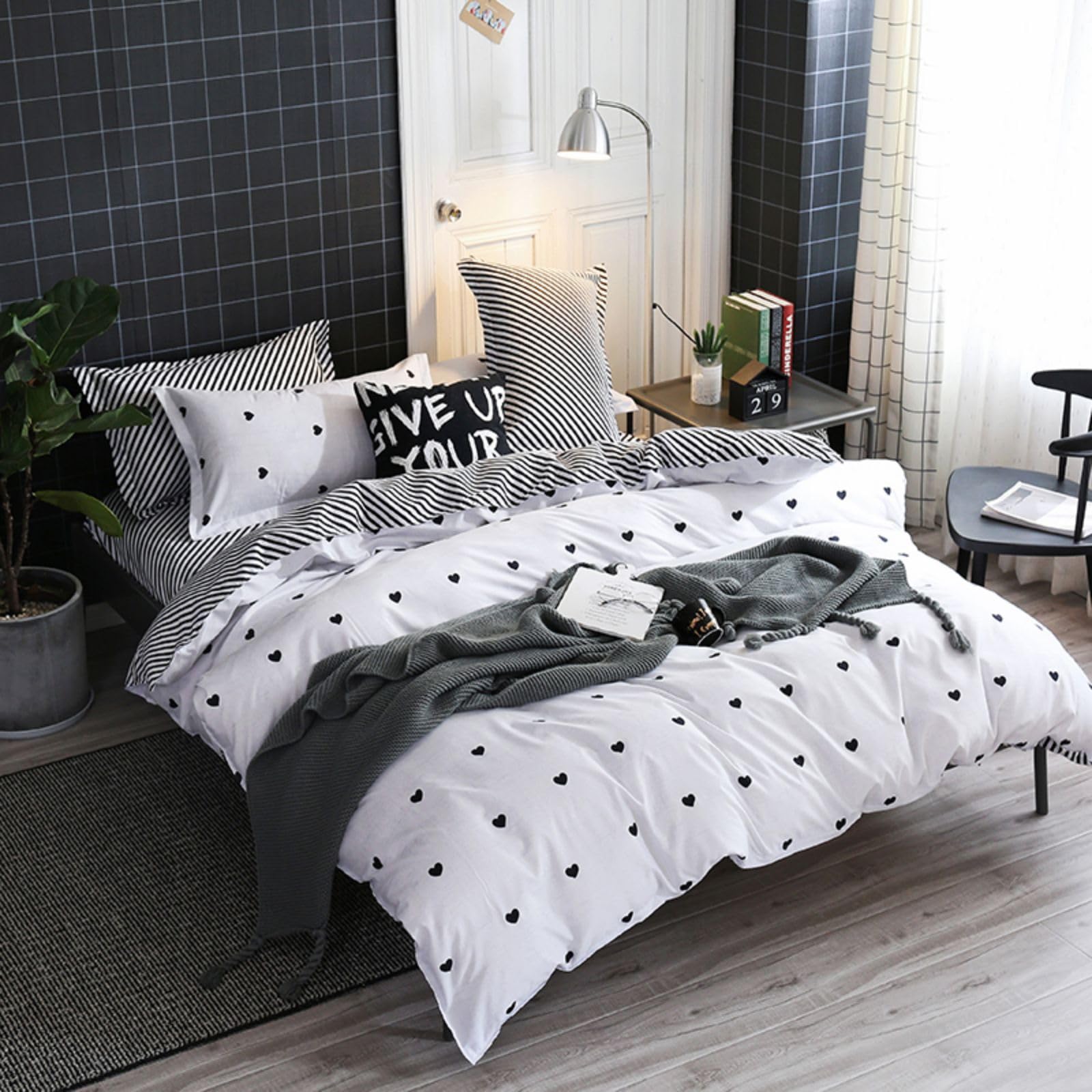Freyamy Bettwäsche 135x200cm 4teilig Weiß Schwarz Herz Bettwaren-Sets Gebürstet Microfaser Weiche Wendebettwäsche Bequem Bettbezug 2 Bettdeckenbezüge mit Reißverschluss und 2 Kissenbezug 80x80cm