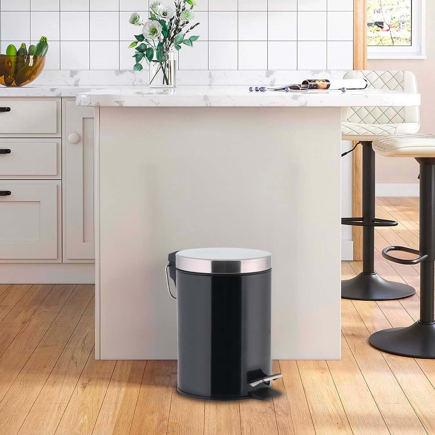 Avilia Cestino per Spazzatura a Pedale - Pattumiera con Inserto Rimovibile, Antiodore, Ideale per Bagno, Cucina o Ufficio, in Acciaio Inox Nero, 3L, Ø 17x25cm