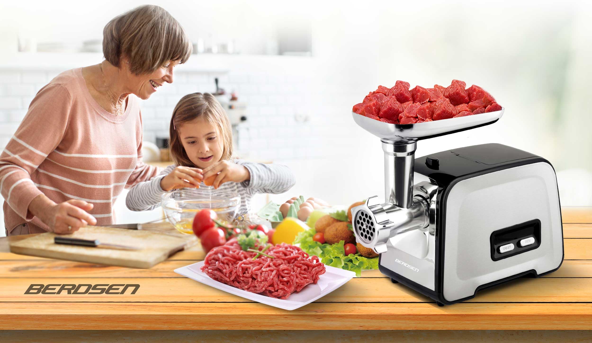 Berdsen Maszynka do mielenia mięsa z akcesoriami szatkownica rozdrabniacz 450/1200W Berdsen BD-601B czarno-srebrna