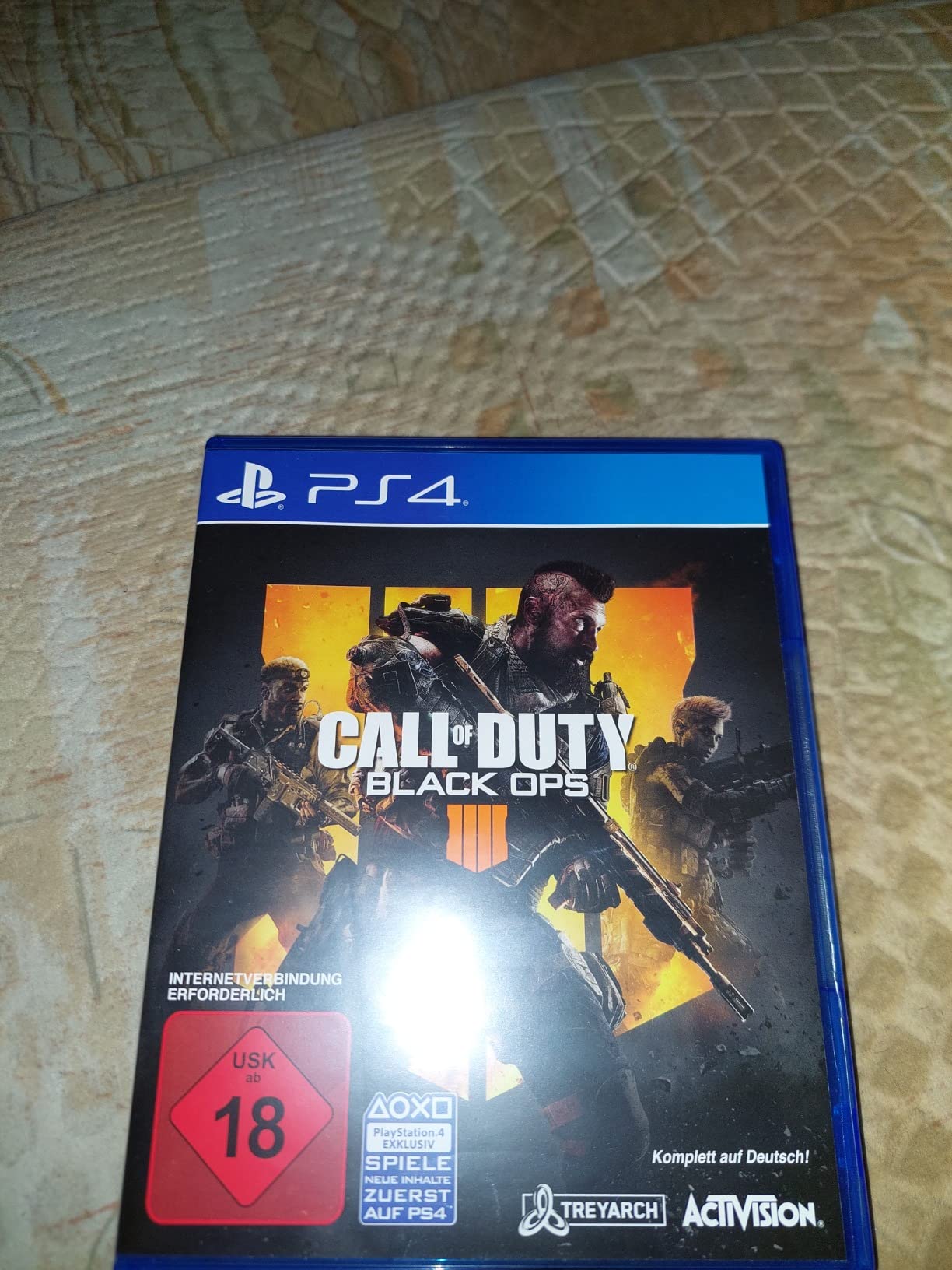 Scam. Hülle ist von Black Ops 4, aber drinn ist Black Ops 3.