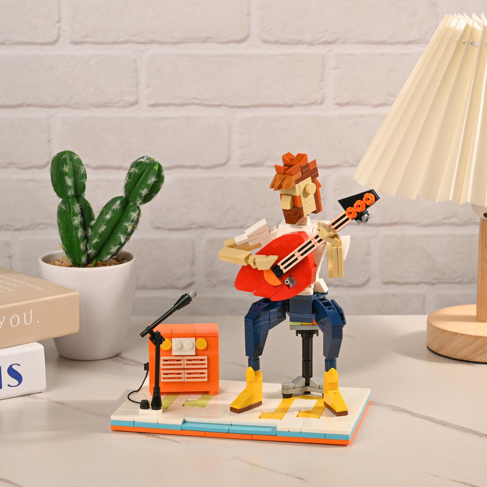 LUXEBLOCKS Music Rockstage – Set Costruzione 358 Pezzi Per Adulti, Palco Chitarrista Con Amplificatore