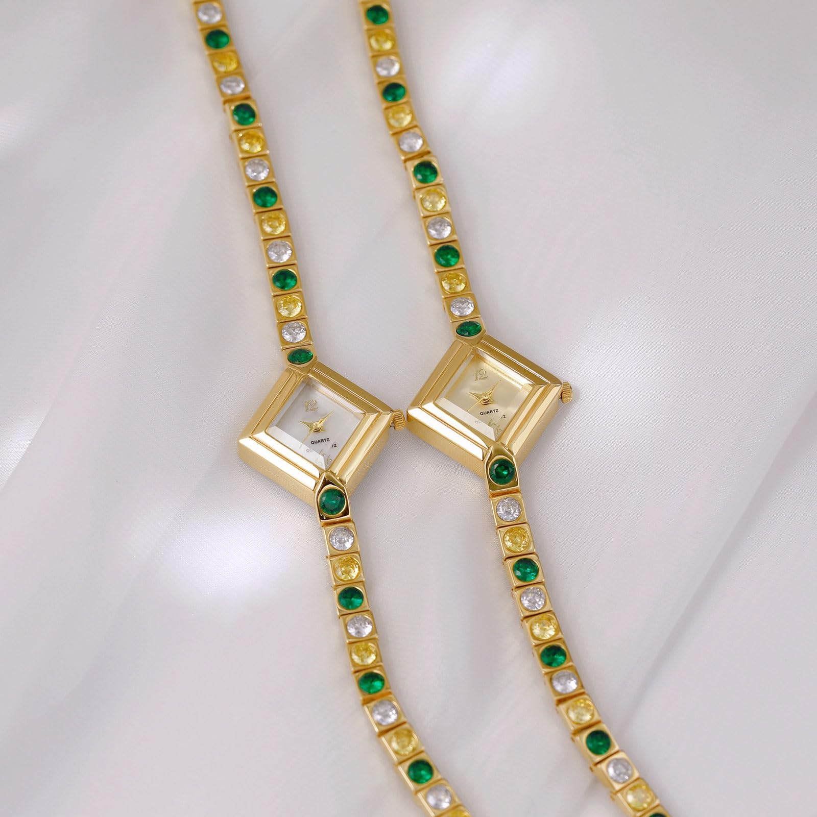 Superbe montre à quartz avec bracelet de luxe léger, montre décontractée vert printemps avec cadran carré est un cadeau tendance pour les femmes Montre-bracelet