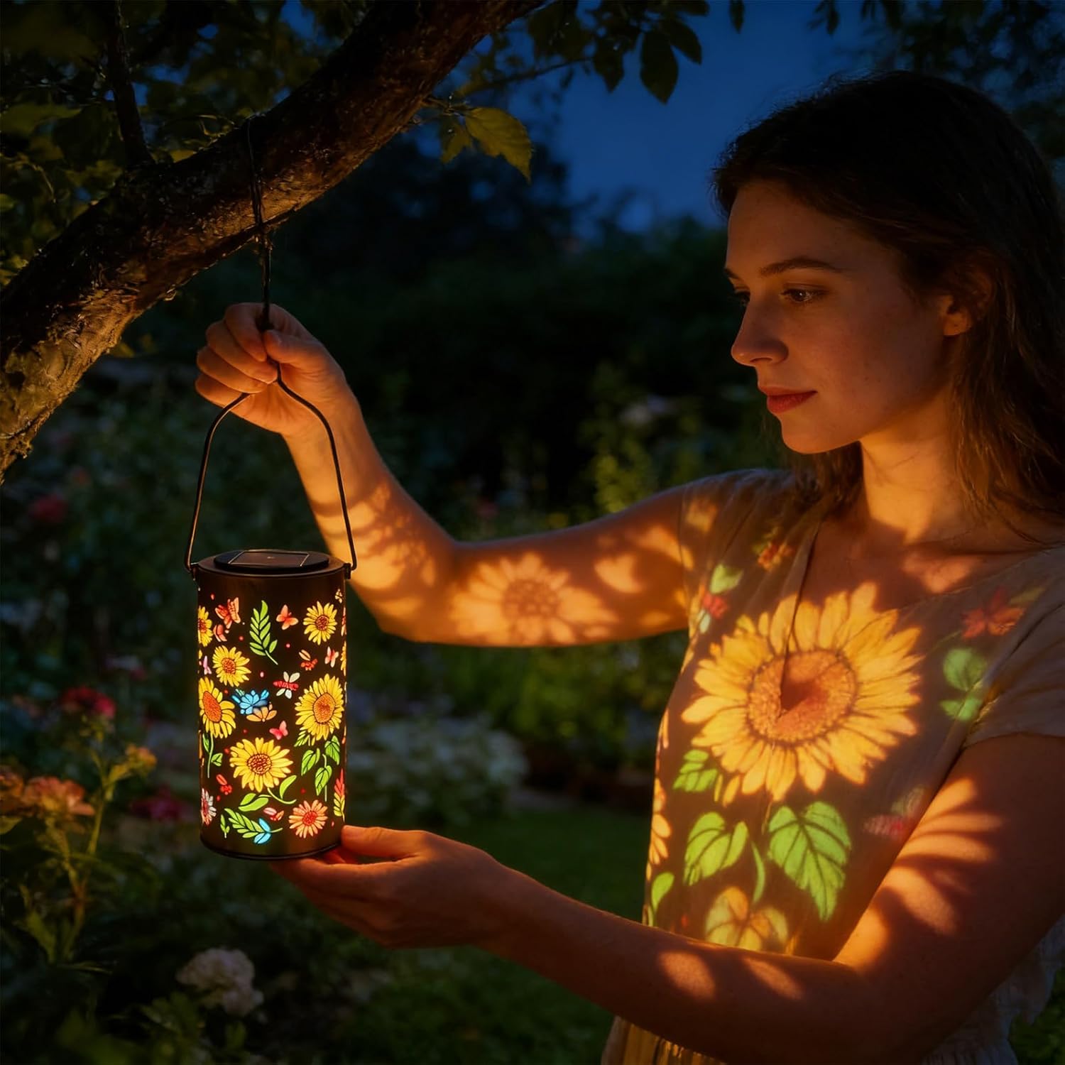 Lanterns for Outdoors, Decorative Metal LED Waterproof Solar Lanterns - Patio Decoration Porch Balcony Home Finca Gift Women Celebration