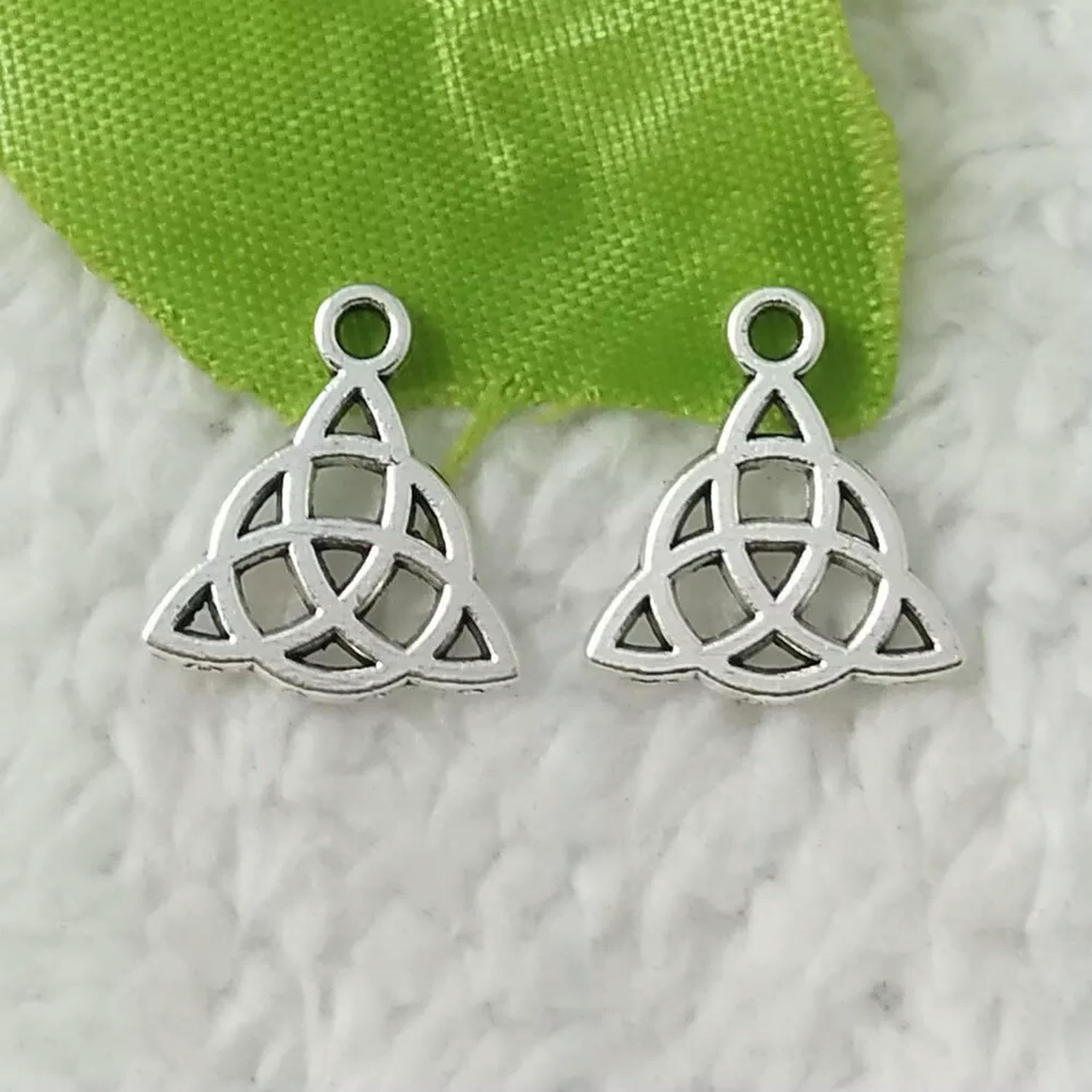 Pendentif Fleur Trigone en Argent tibétain : perles 16x15 mm pour bijoux raffinés