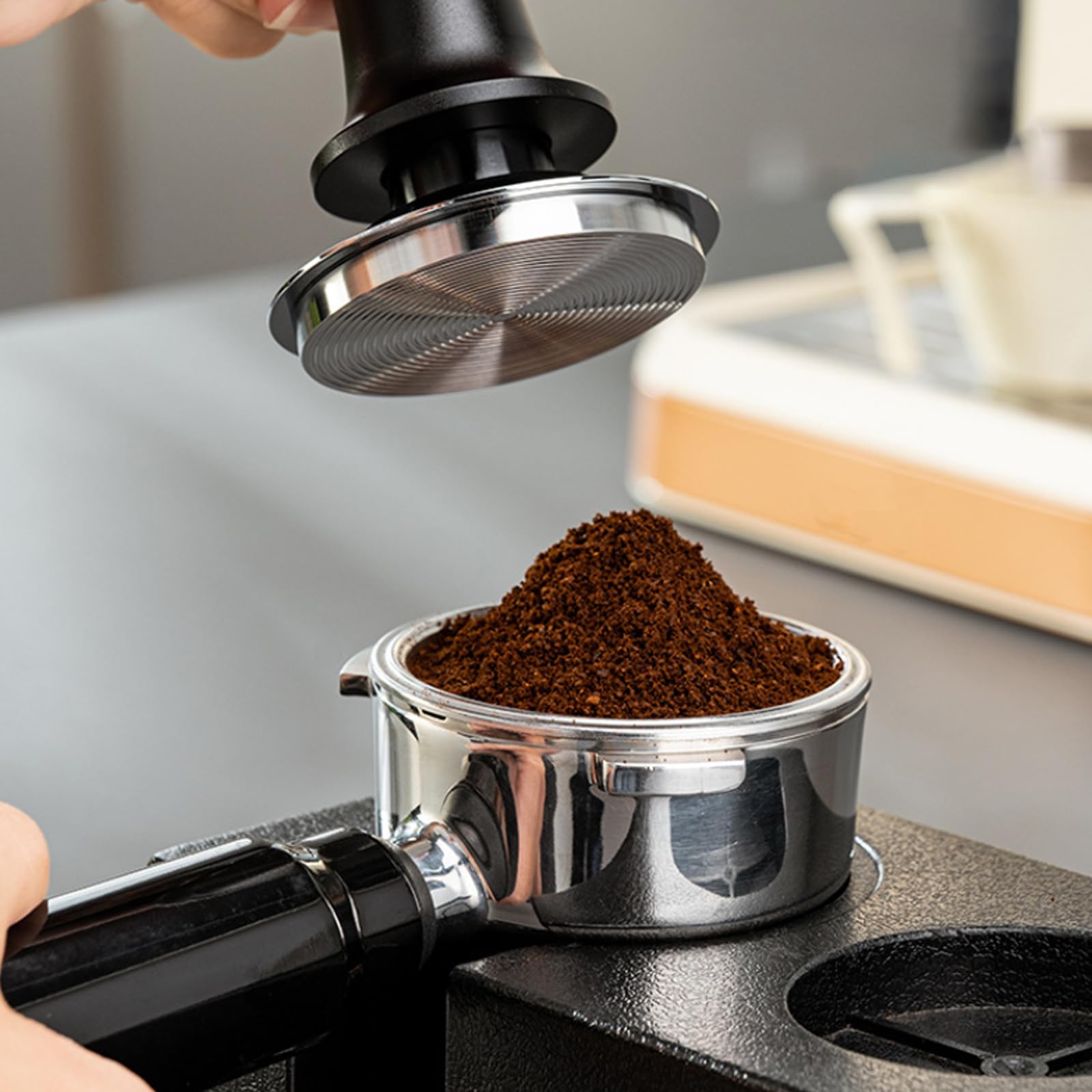 GOMETY Juego de prensador de café, 22 piezas, accesorios Barista con prensador de espresso de 51 mm, alfombrilla para prensar, jarra de espuma de leche, cuchara para mezclar, bolígrafo de arte latte y