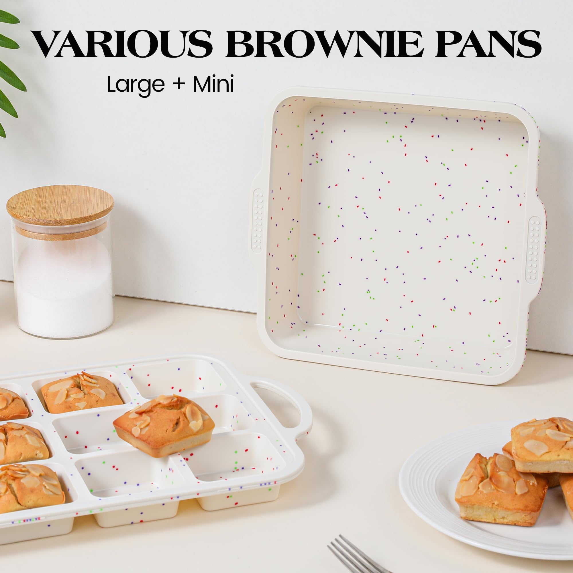 Lot de 2 mini moules à brownie carrés en silicone avec séparateurs pour la cuisson individuelle antiadhésive, 12 muffins, cupcakes avec cadre renforcé en métal (crème)