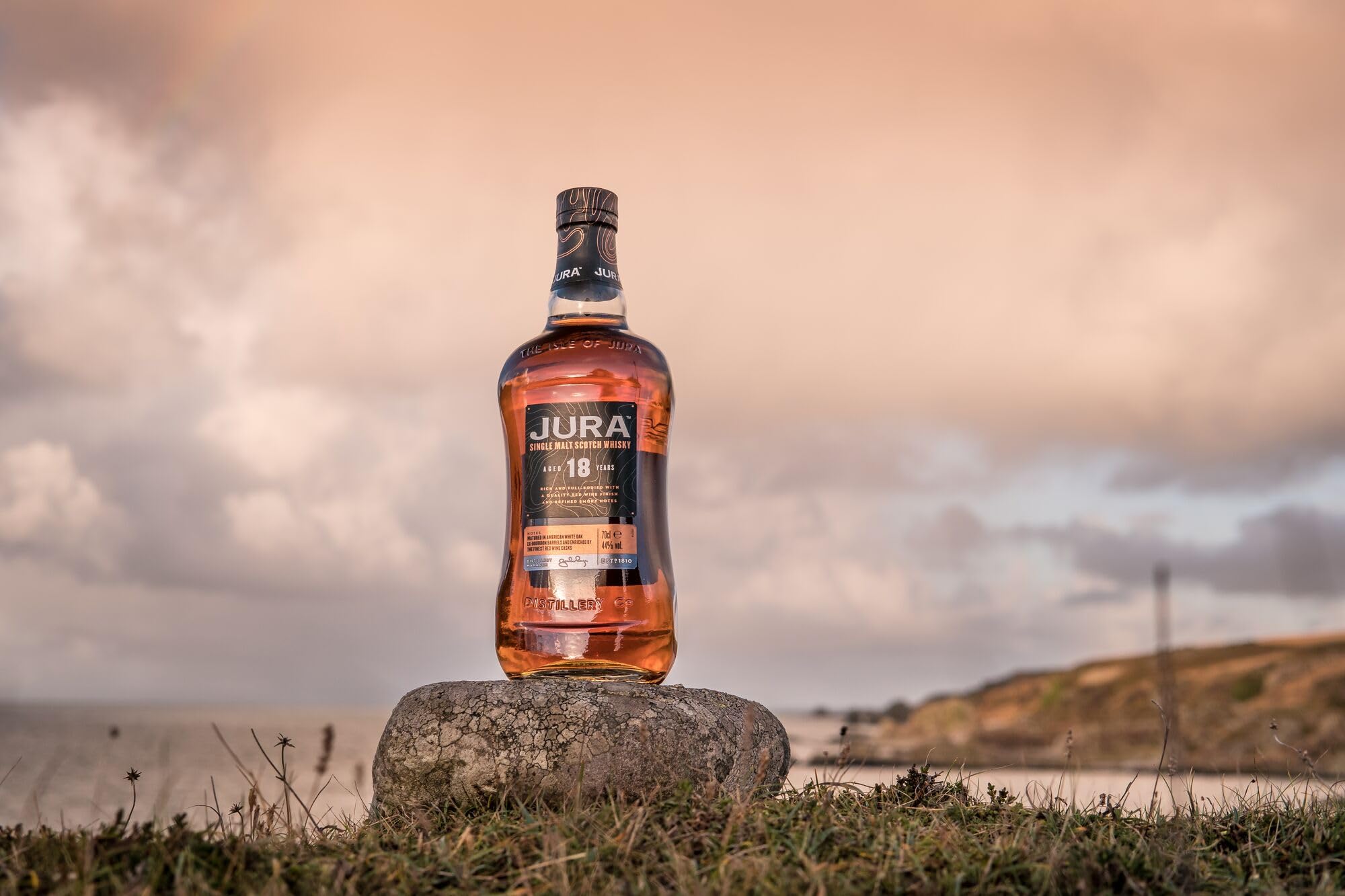 Amazon.co.jp: シングルモルトスコッチウイスキー ジュラ 18年 700ml
