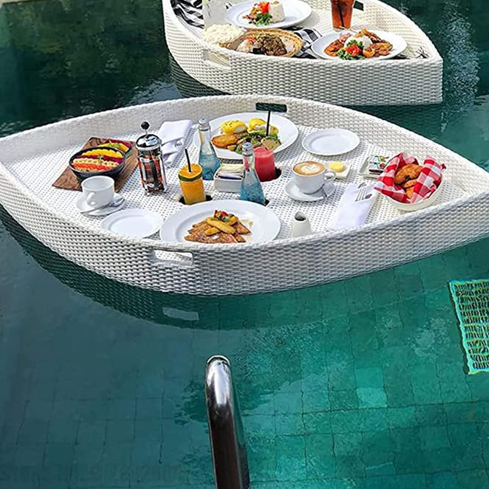 Vassoio galleggiante da bar, vassoio galleggiante a forma di foglia per feste in piscina, cestino da portata in rattan intrecciato fatto a mano con cura per servire bevande, brunch e cibo in pisc