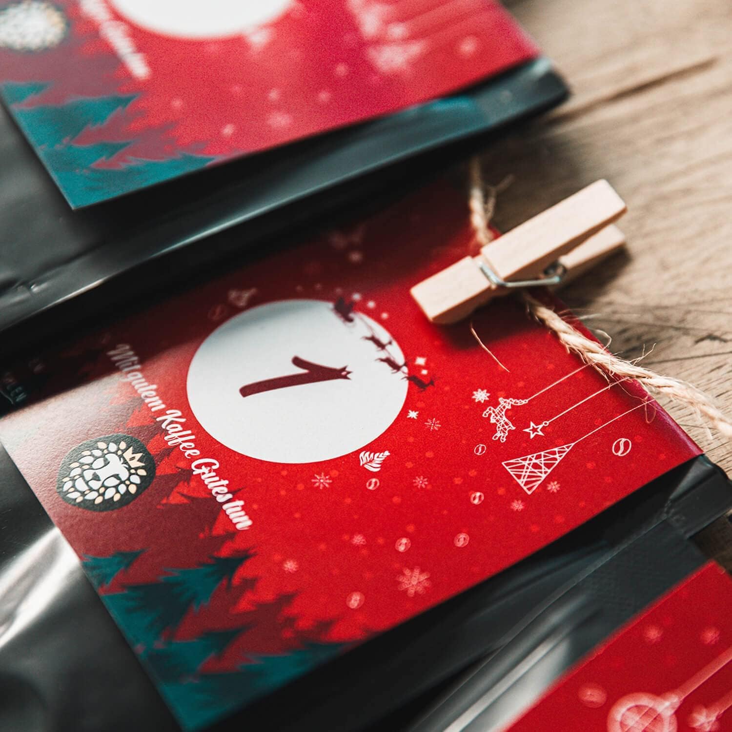 Kaffee Adventskalender 2026 - 24 x 30 g Kaffeebohnen, fair, Geschenk für Männer und Frauen