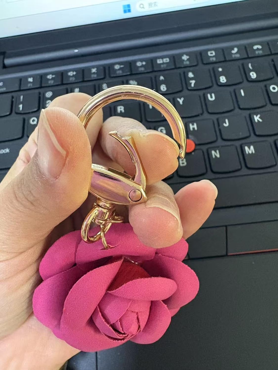 PU Leather Flower Keychain Bag Charm, Rose Shape, Silver Gray - Image 6