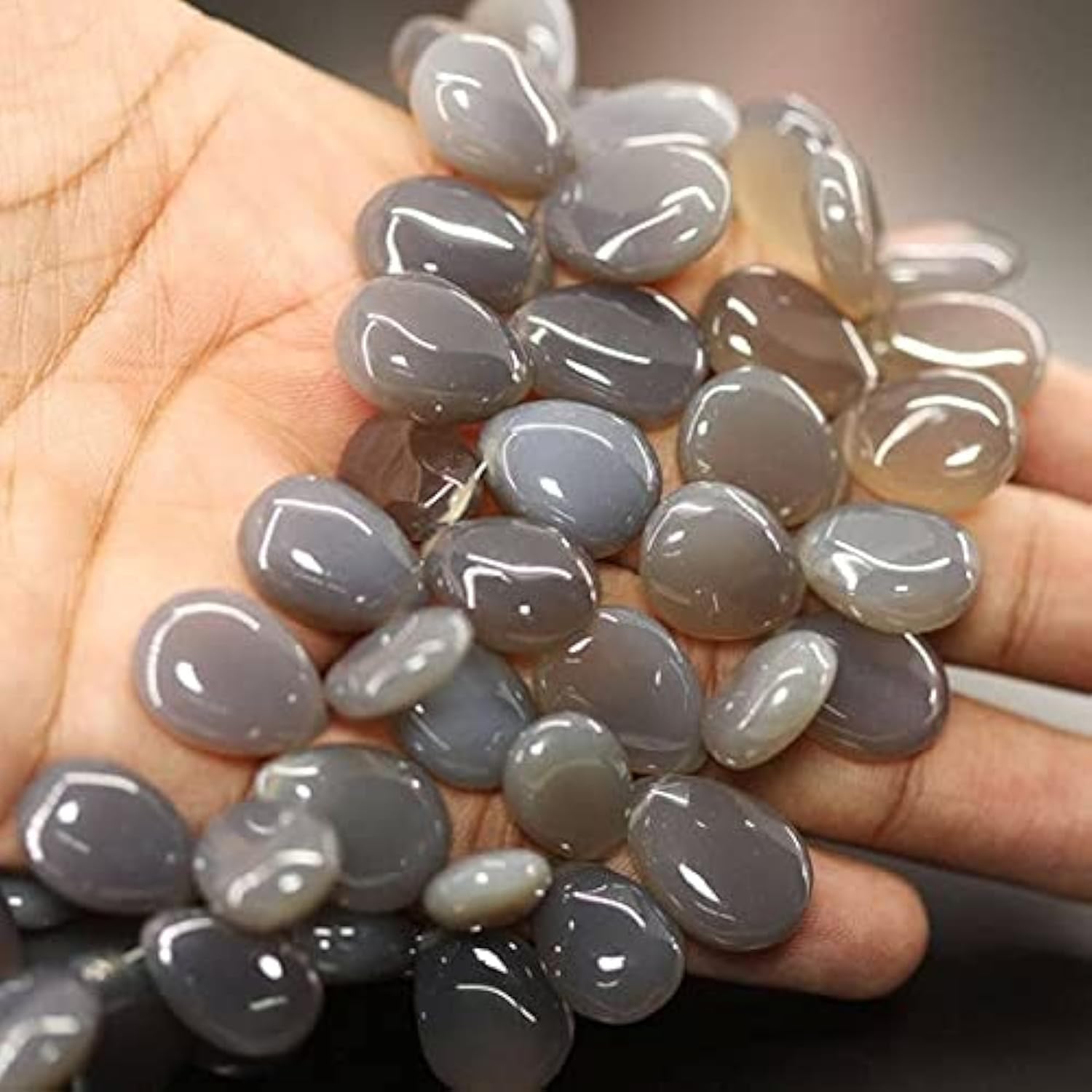 Chalcedony pear drop grise, perles fines lisses de 17mm pour haute joaillerie