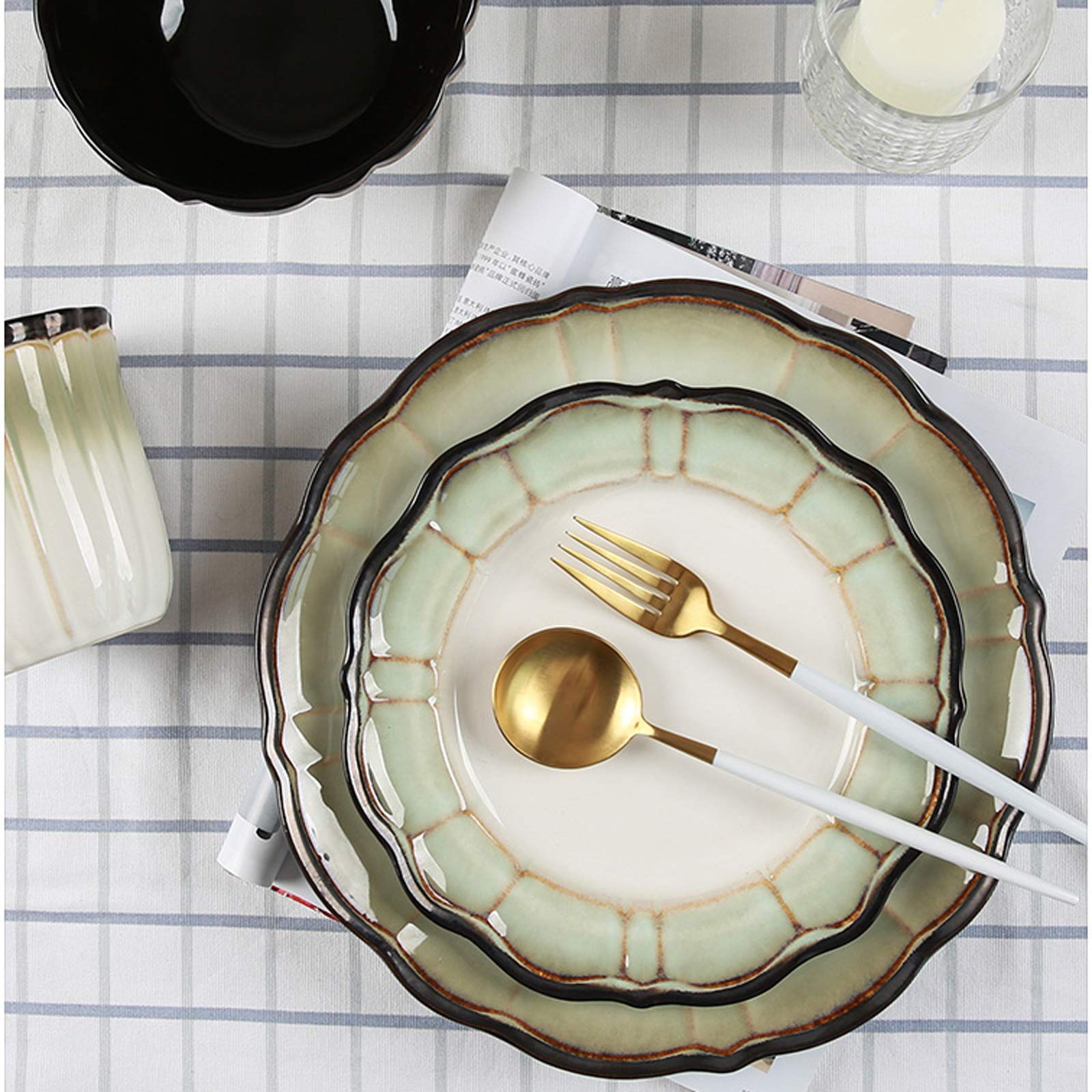 Teller Teller-Geschirr-Set Langlebige Keramik-Teller-Sets Teller, Teller, Schalen, Tassen, 4-teiliges Lotus-Geschirr-Set for Müsli, Steak, Salat, Teller, Haushaltsteller