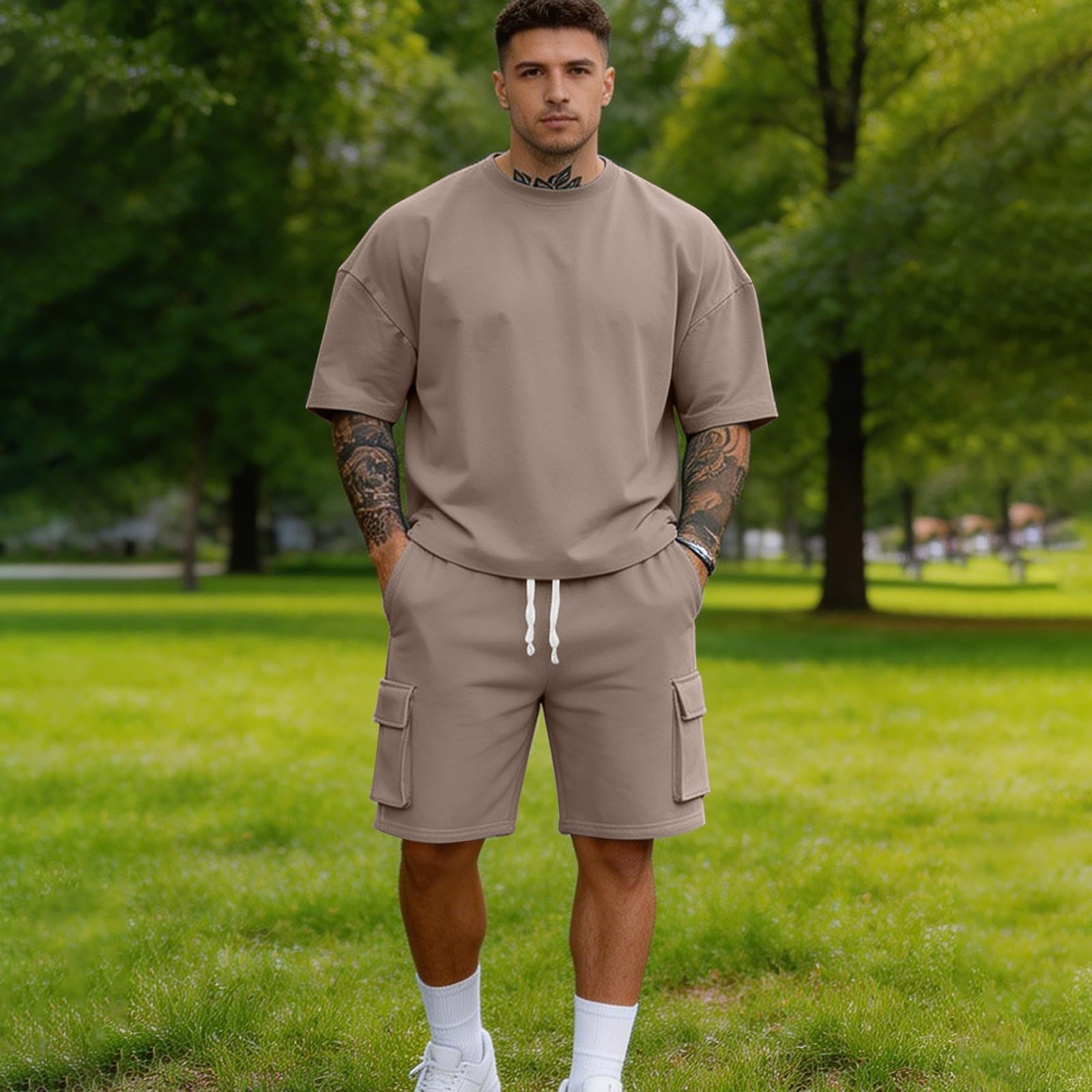 MJGkhiy Tuta Uomo Completa Estiva Corta,2 Pezzi Tute da Ginnastica T shirt Manica Corta +Pantaloncini Cargo Sportivi con Tasche Set Leggero Traspirante Streetwear per Trekking Jogging Palestra Fitness