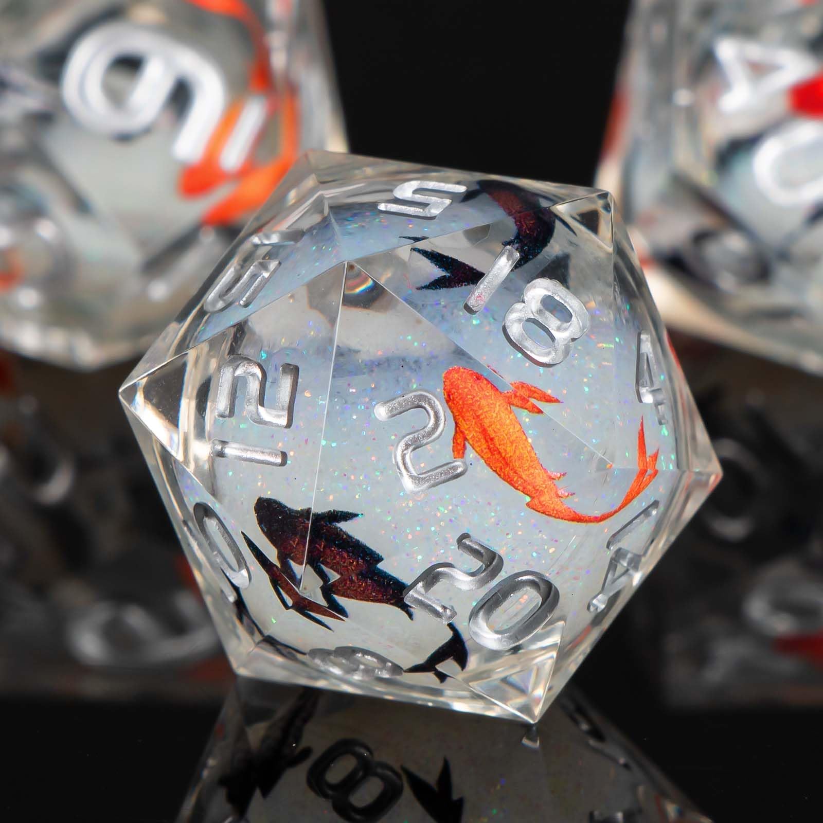 KERWELLSI Sharp Edge Resin Dice Set, 7Pcs Polyhedral Liquid Core Koi Fish DND Dice with Gift Box, Float Sticker D and D Role Playing Dice D20 D12 D10 D8 D6 D4