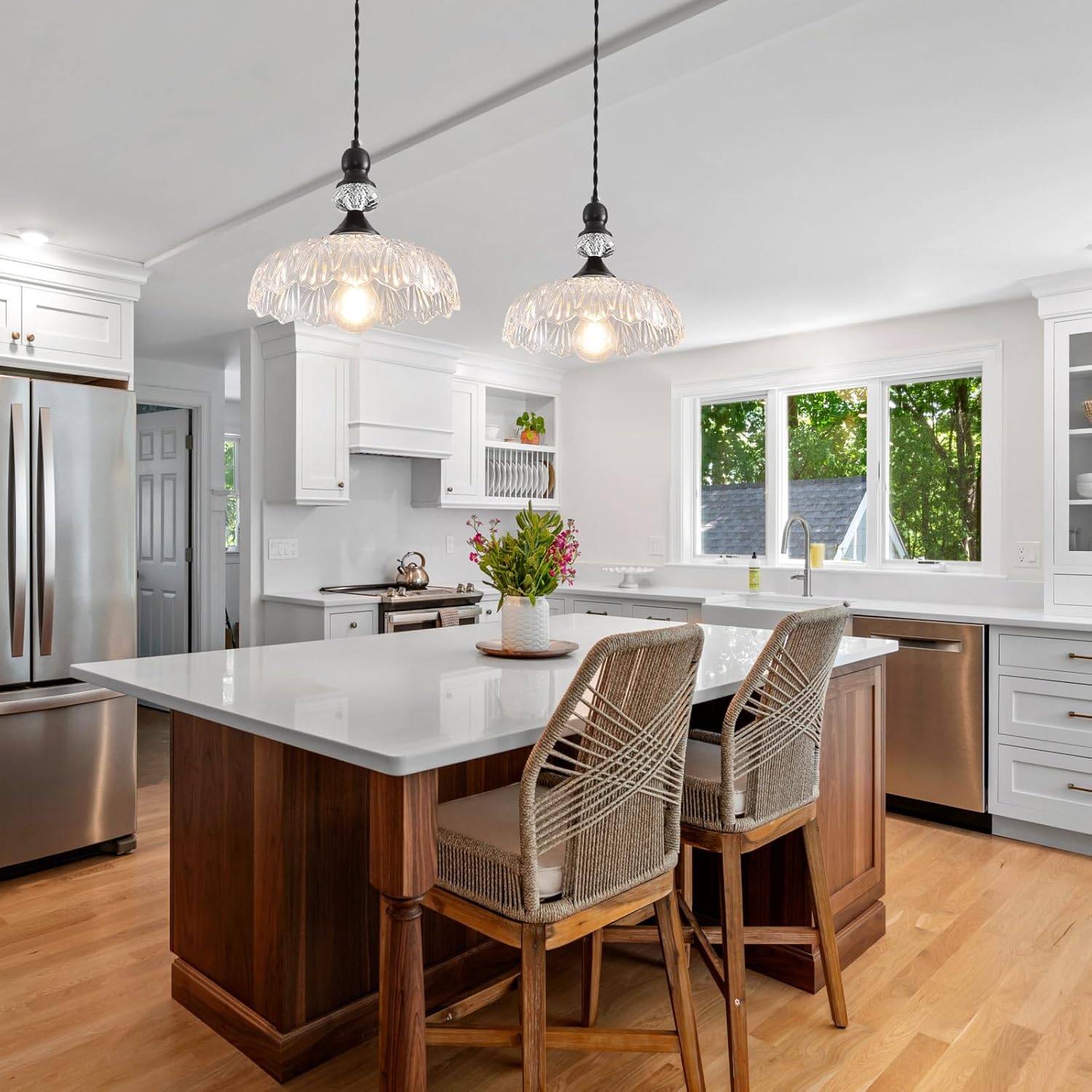 Vintage Glass Pendant Lights Fixture Modern Black Chandelier Adjustable Hanging Light Farmhouse Kitchen Island Lighting for Bedroom Dining Room Living Room Hotel