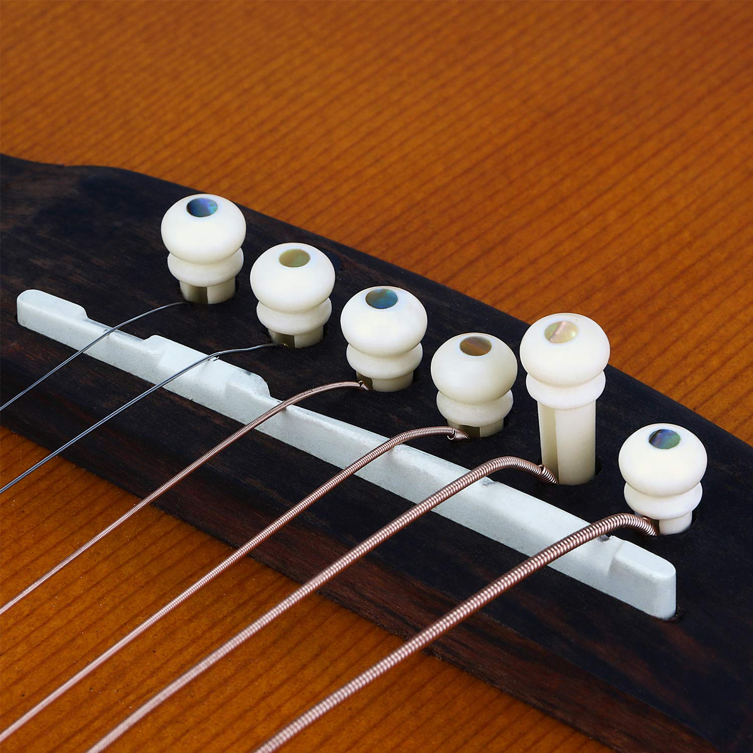 Donner Gitarre Brücke Pins Set Gitarre Bridge Pins, Cattle Bone Brücke Pins für Akustikgitarre Abalone Dot Inlay mit Guitar Pins Puller, Akustikgitarre DIY Ersatzteile, 6 Stück