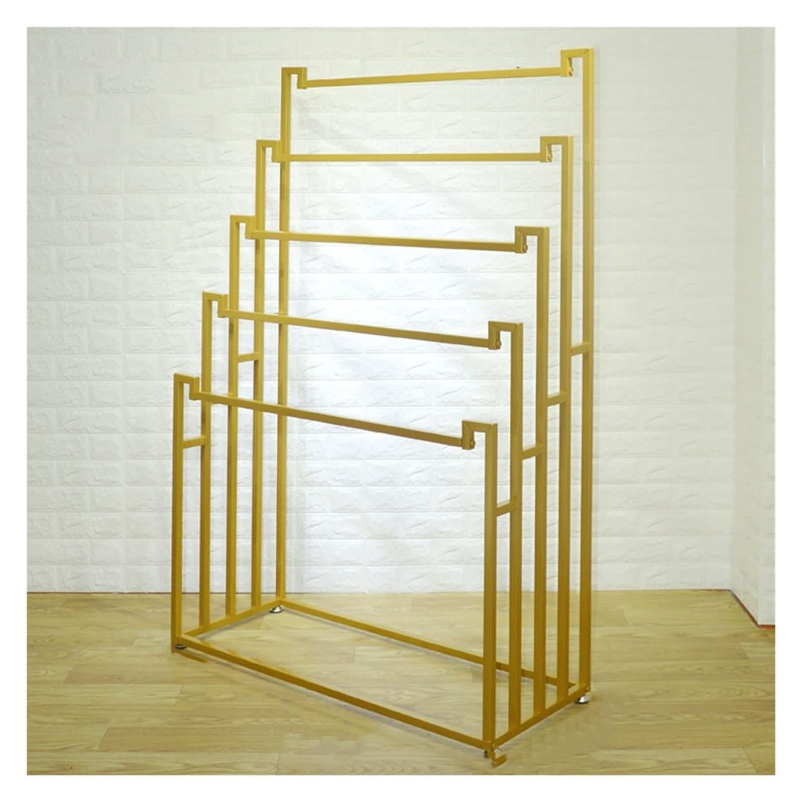 Porte-vêtements sur pied doré 5 couches pour écharpes et ceintures de boutique