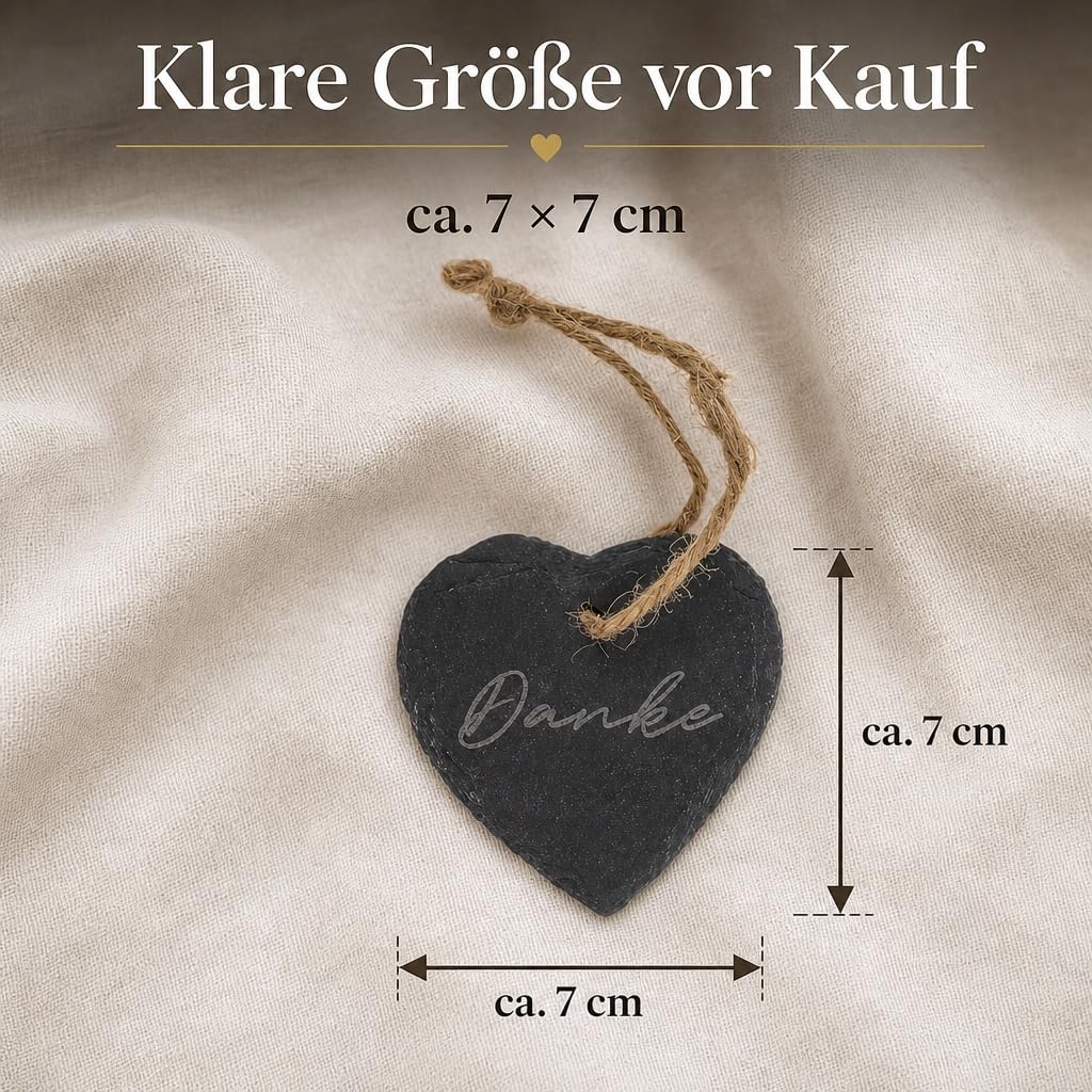 MIJOMA Schiefer Herzanhänger 24er Set – Gravierte Geschenkanhänger mit 6 Sprüchen – 7x7 cm – In Holzbox – Perfekt für Mitbringsel & Dekoration