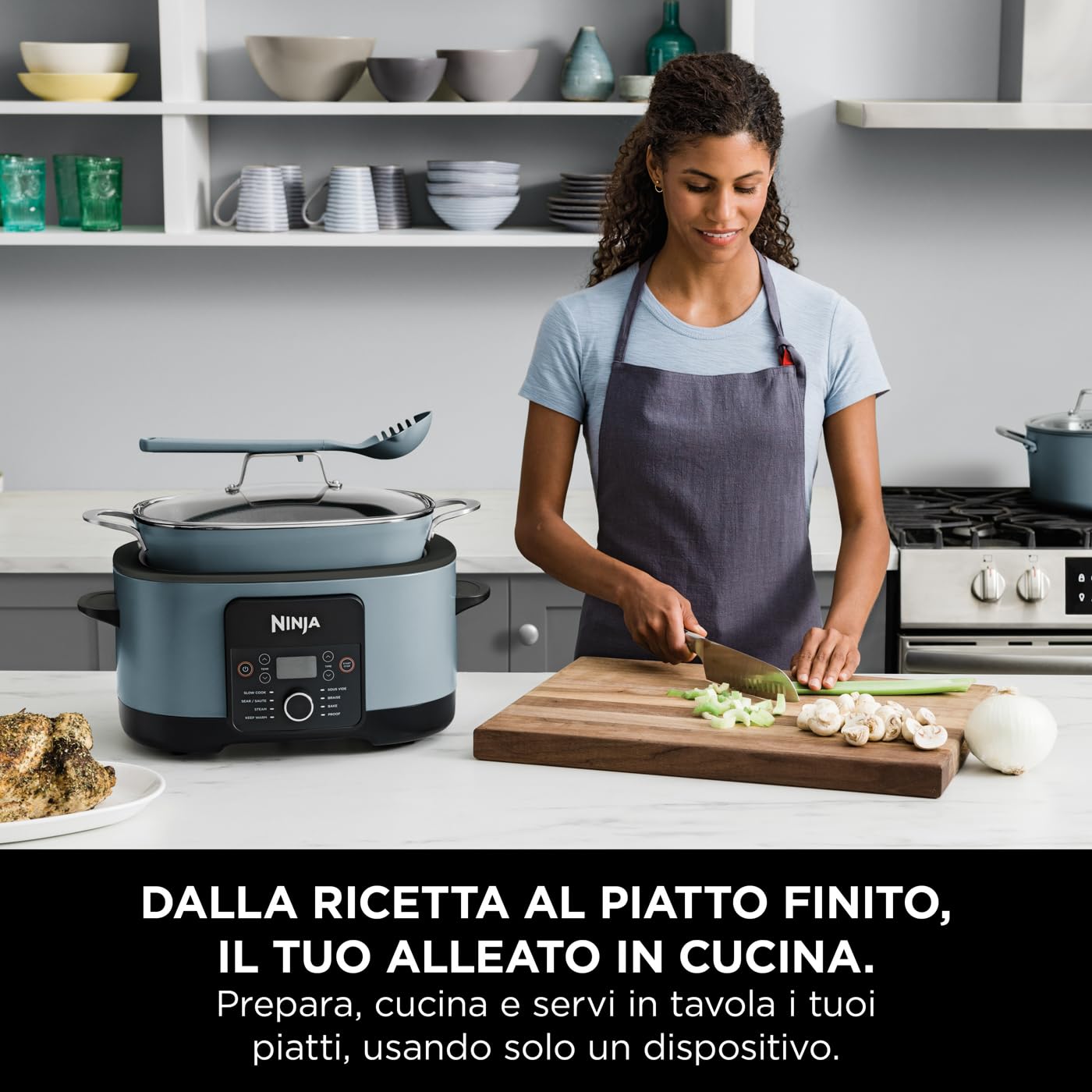 Ninja Foodi PossibleCooker 8L, Slow cooker e multicooker digitale 8 in 1 con casseruola antiaderente, griglia per cottura al vapore, coperchio in vetro e mestolo, grigio sale, MC1001EU