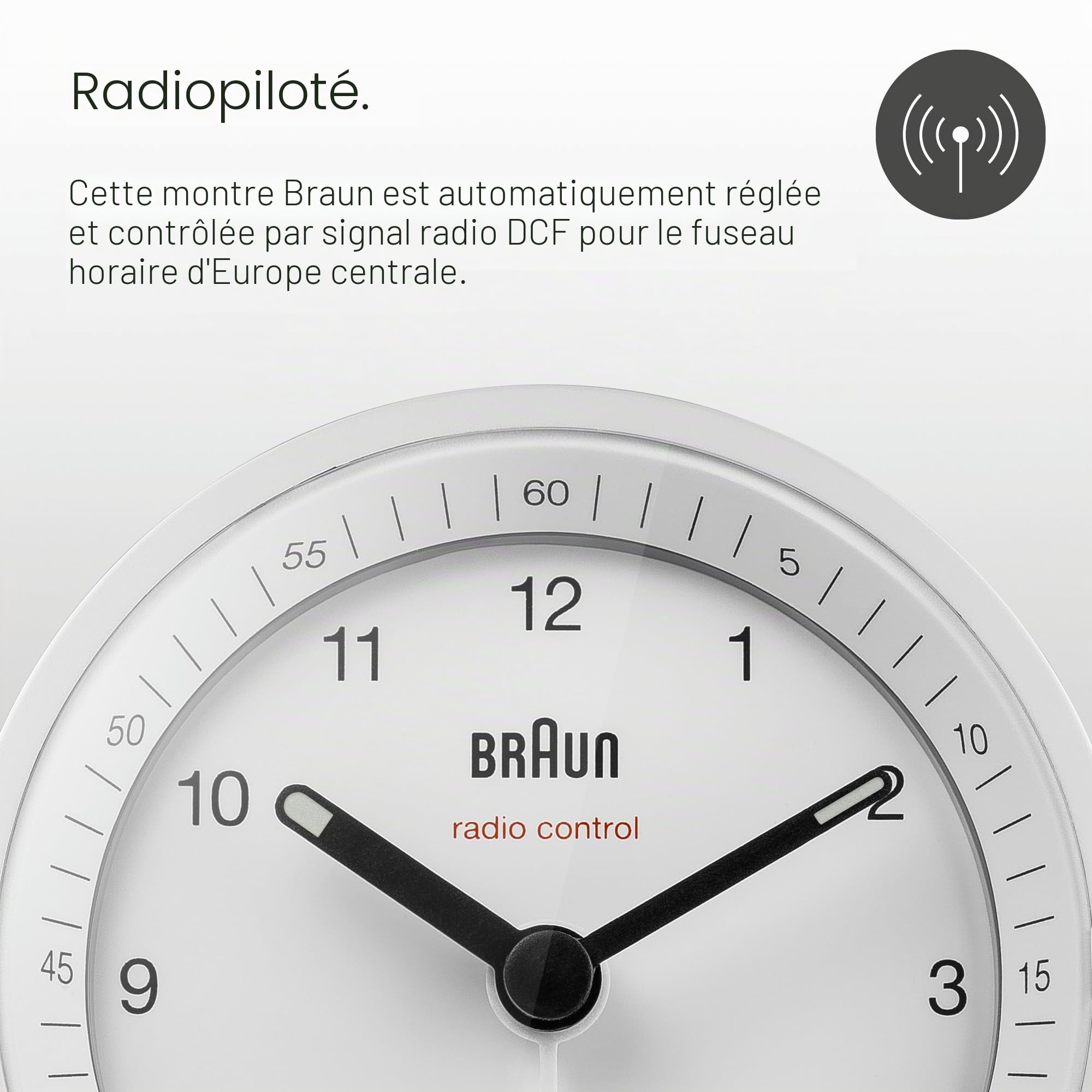 Braun Réveil analogique radiocommandé pour l’Europe Centrale (DCF/GMT+1), avec Snooze, lumière, Alarme Crescendo et Mouvement Silencieux, en Blanc, modèle BC07W-DCF