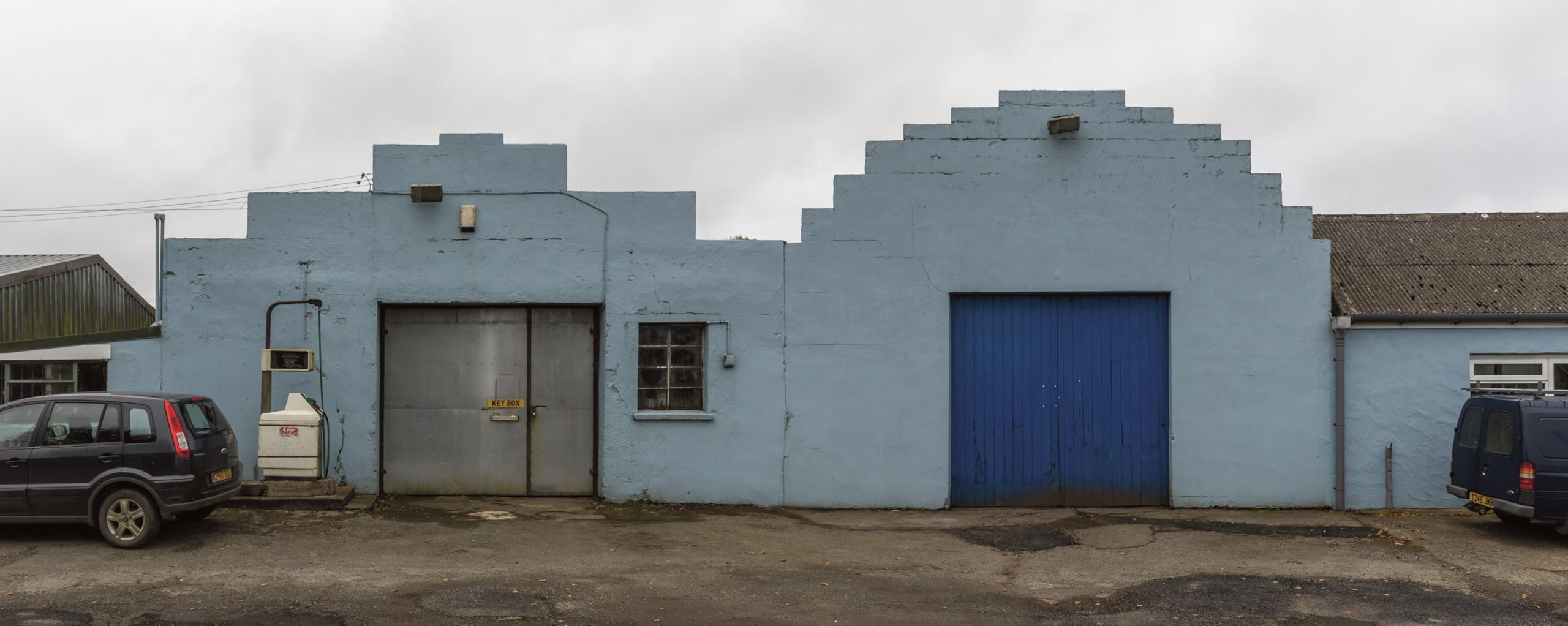 Philip Butler 226 Garages and Service Stations /anglais